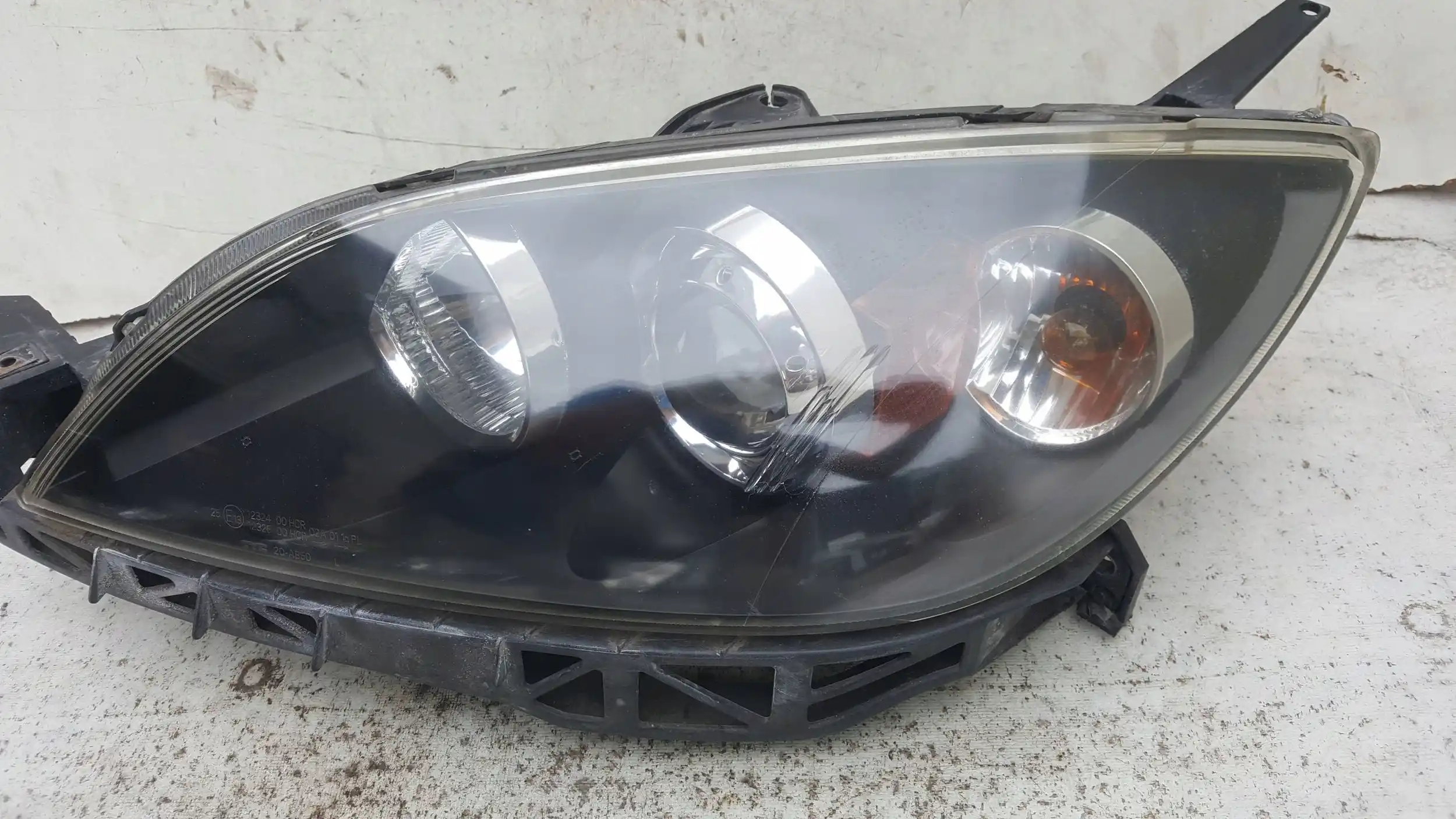 LAMPA LEWY PRZÓD PRZEDNIA TYC MAZDA 3 BK HB 03-