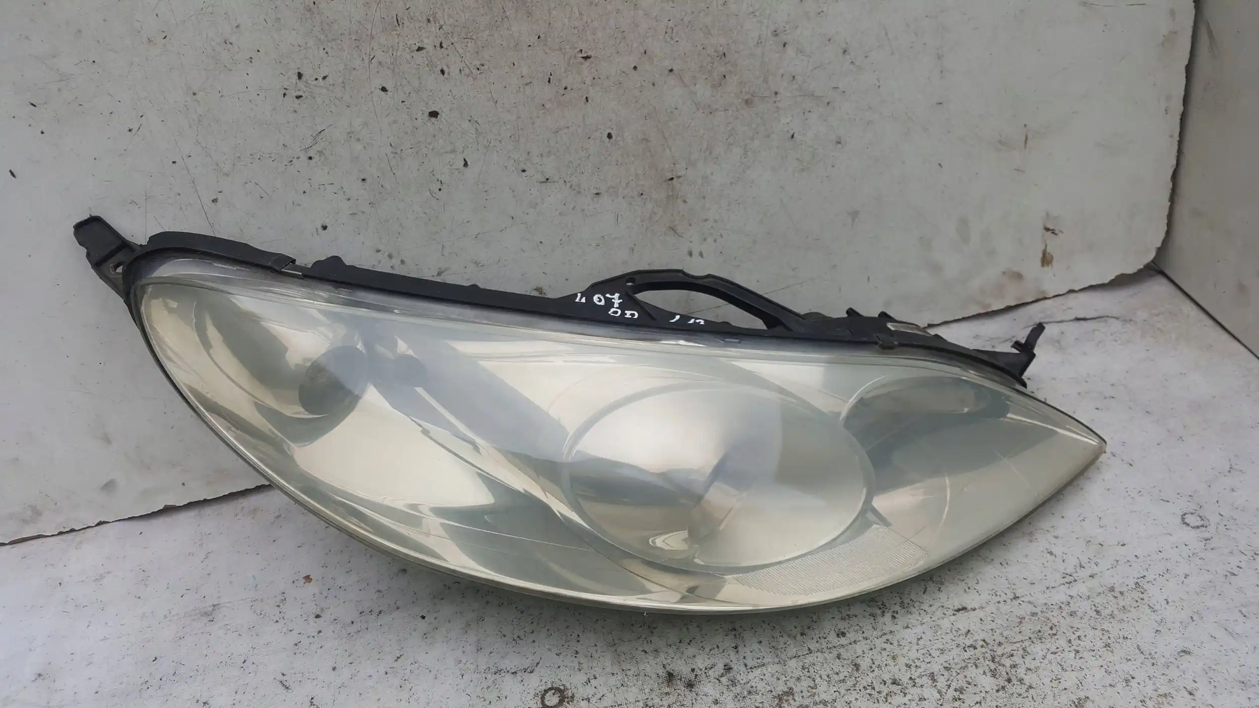 LAMPA PRAWY PRZÓD PRZEDNIA 0301213202 PEUGEOT 407 04-11