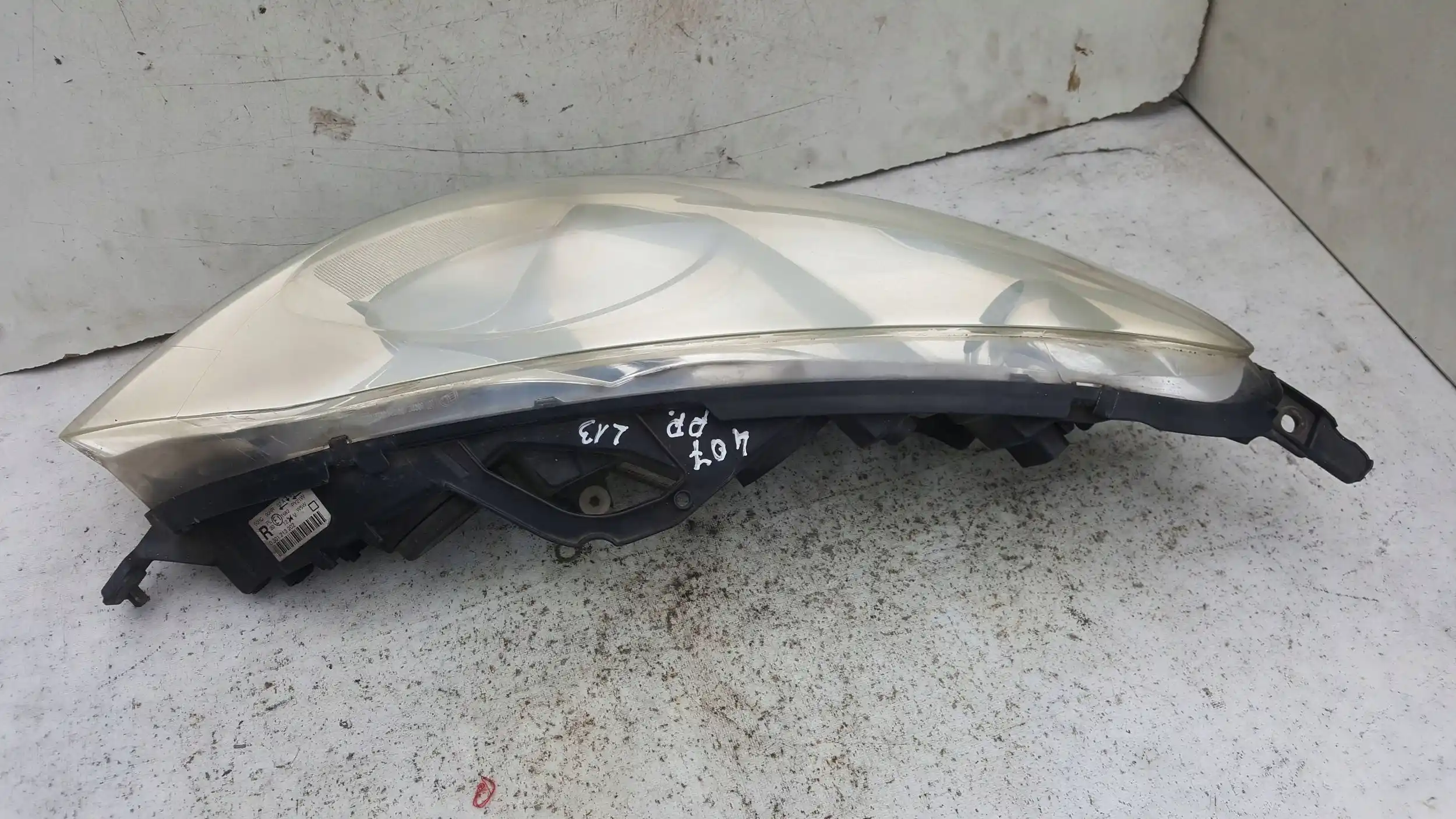 LAMPA PRAWY PRZÓD PRZEDNIA 0301213202 PEUGEOT 407 04-11