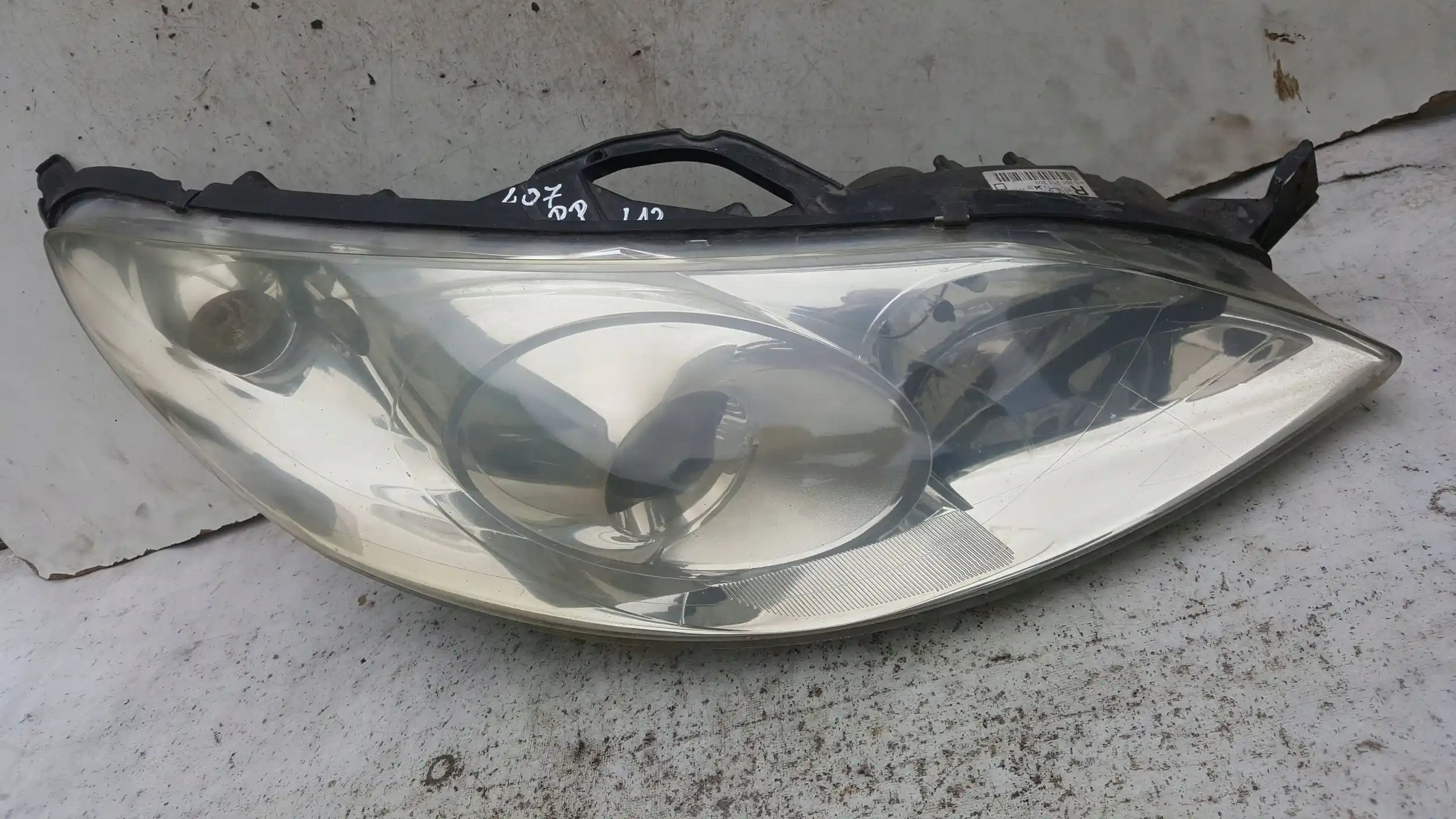 LAMPA PRAWY PRZÓD PRZEDNIA 0301213202 PEUGEOT 407 04-11