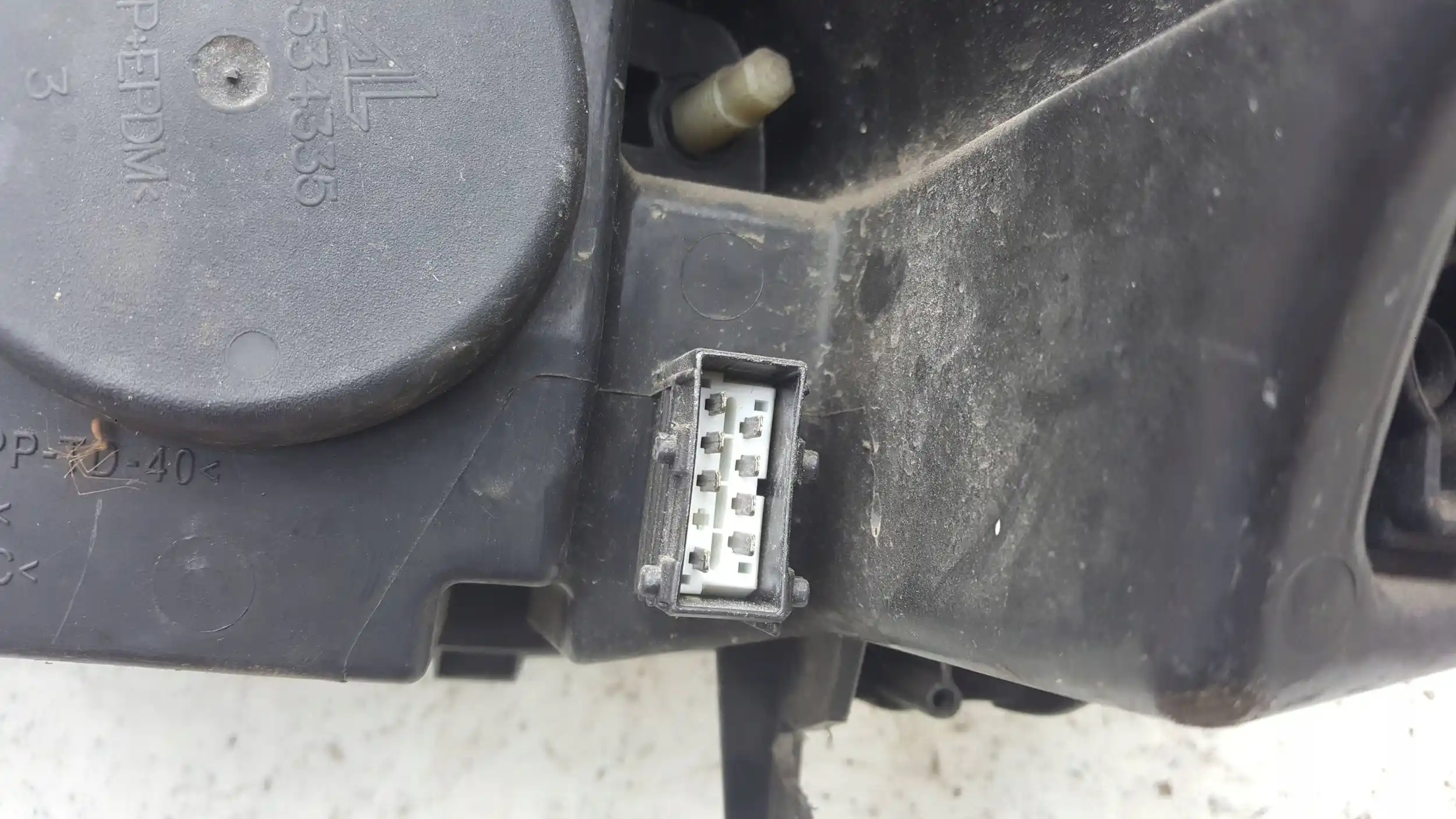 LAMPA PRAWY PRZÓD PRZEDNIA 0301213202 PEUGEOT 407 04-11