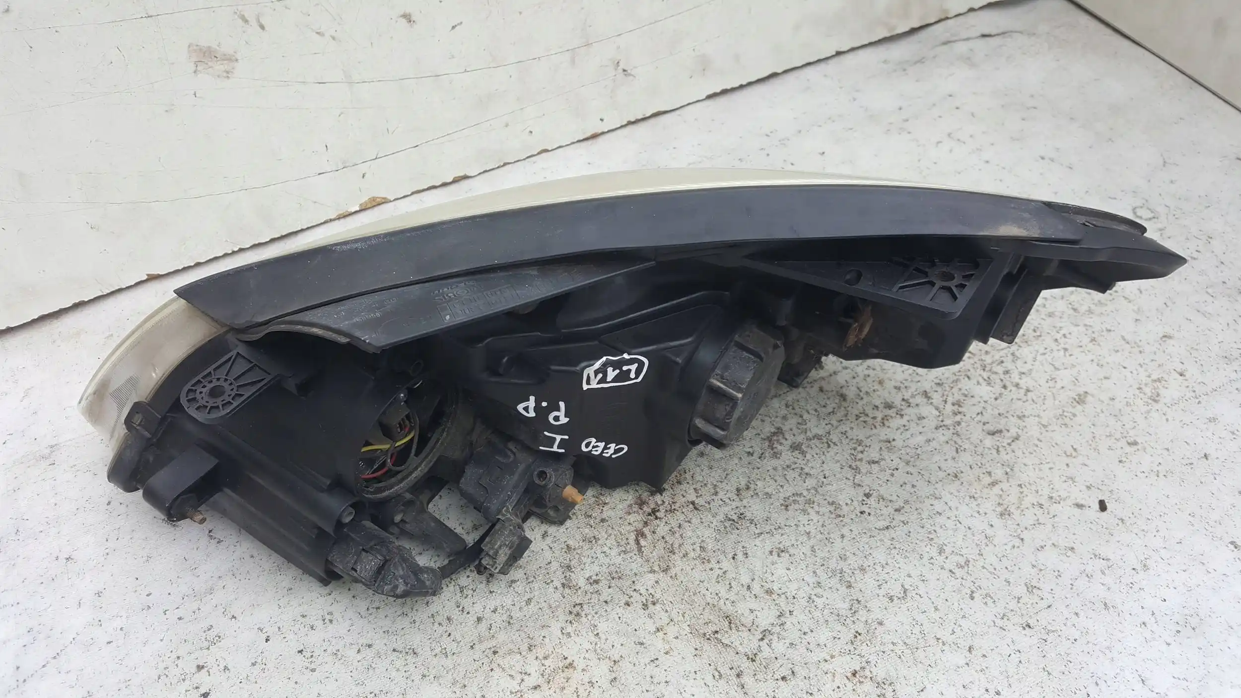 LAMPA PRAWY PRZÓD PRZEDNIA 921021H000 KIA CEED I 06-09