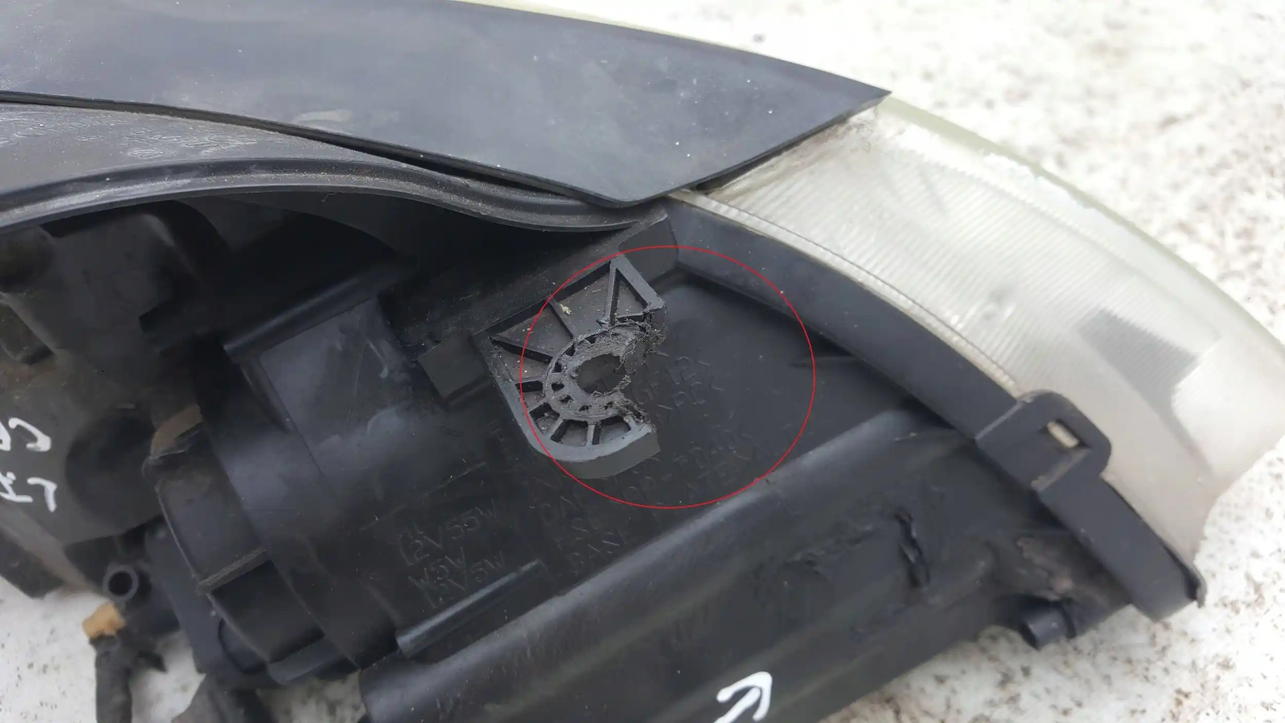 LAMPA LEWY PRZÓD PRZEDNIA 921011H000 KIA CEED I 06-09
