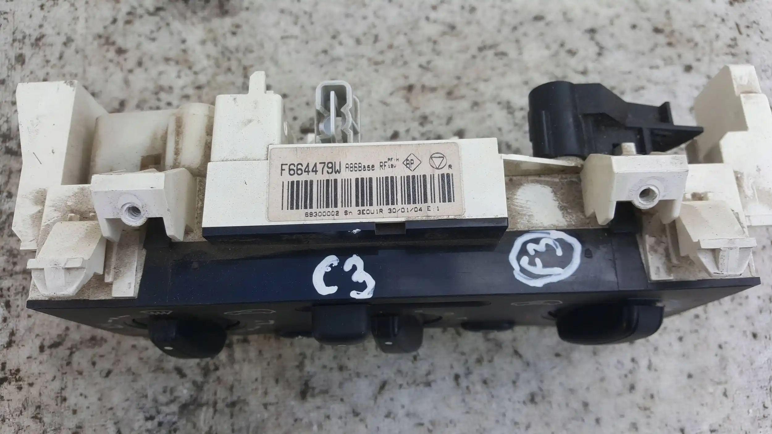 PANEL STEROWANIA NAWIEWEM KLIMATYZACJĄ F664479W CITROEN C3 02-