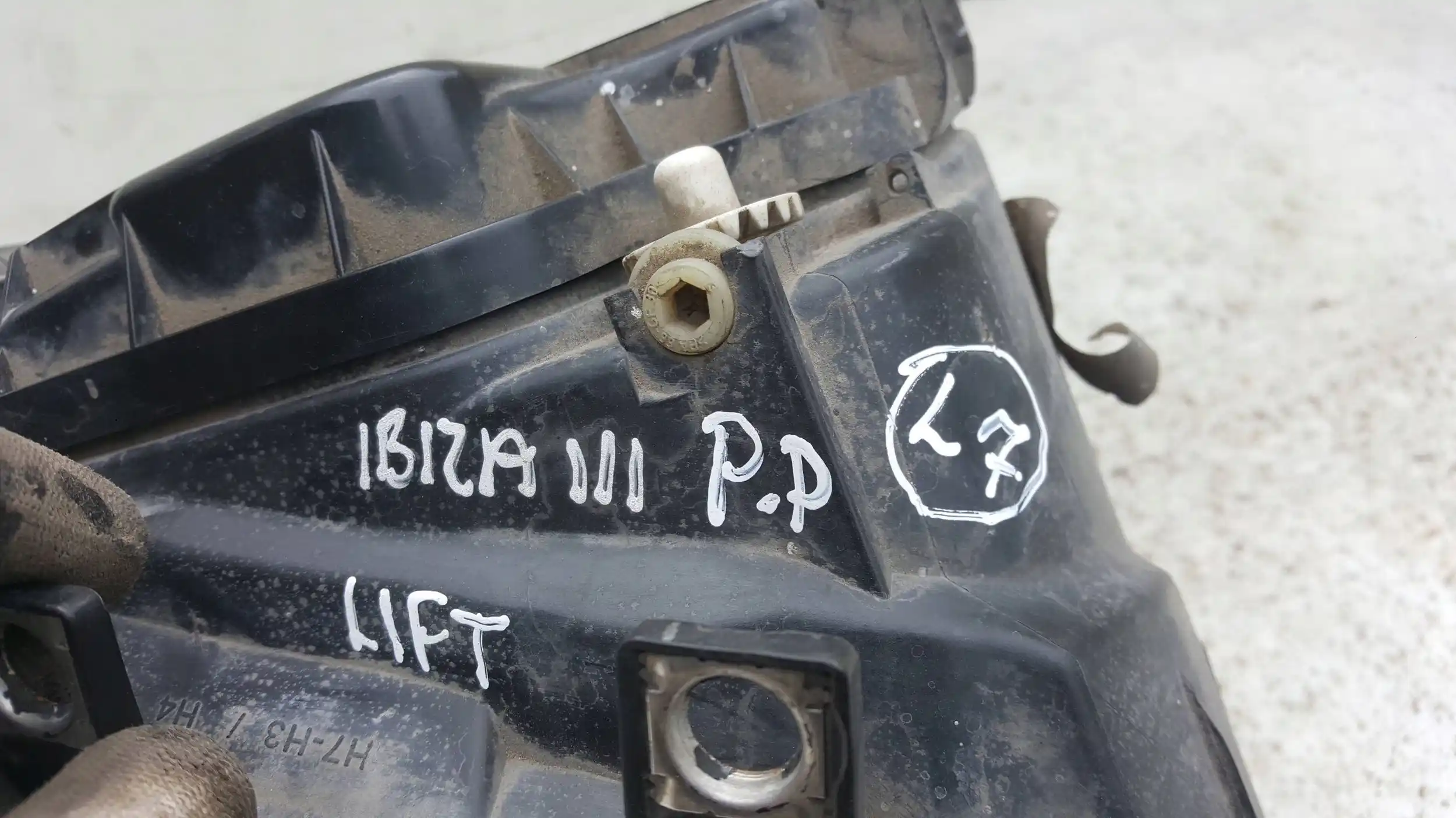LAMPA PRAWY PRZÓD PRZEDNIA SEAT IBIZA III 6L1 CORDOBA II 6L2 LIFT 05-08