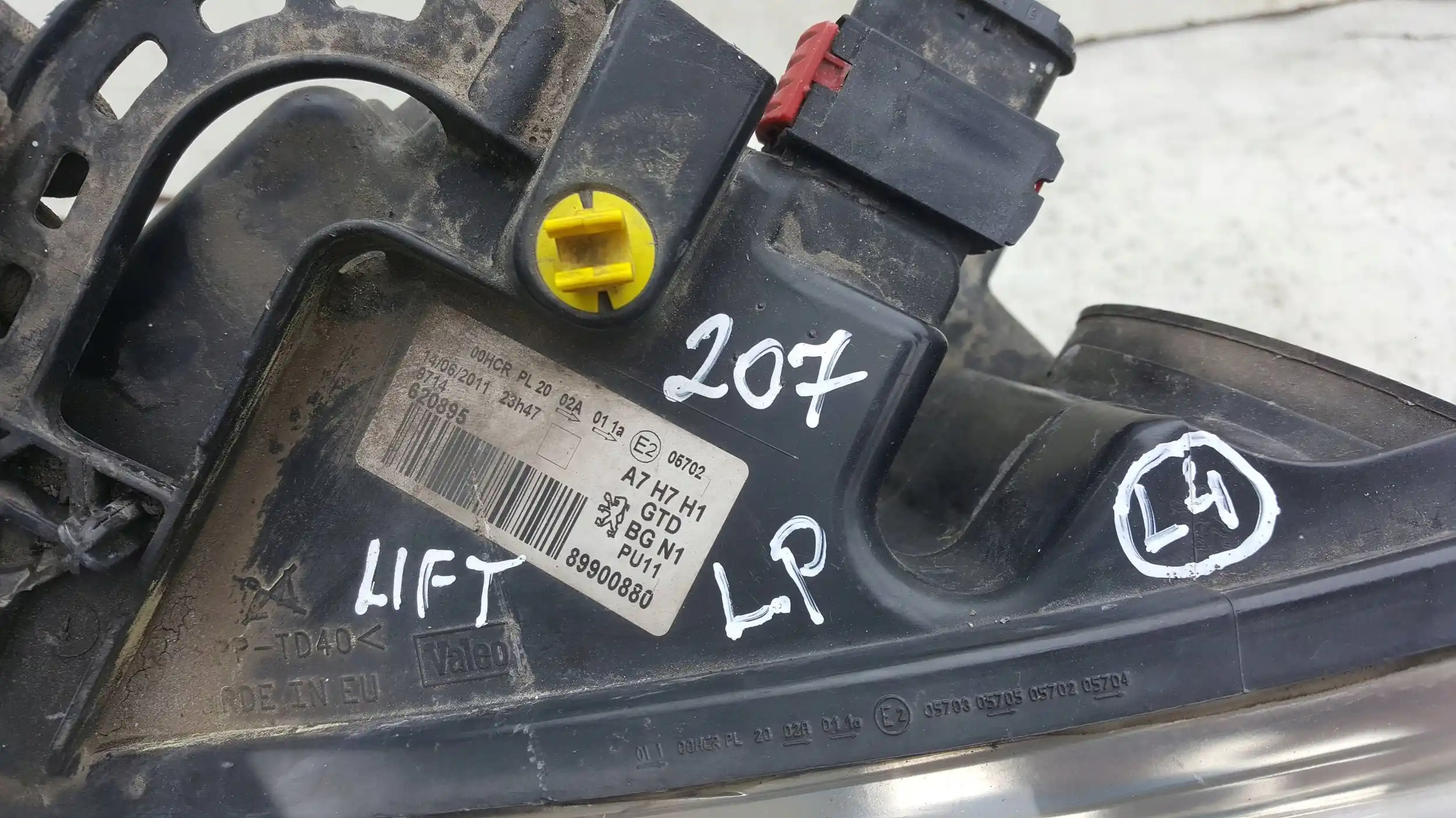 LAMPA LEWY PRZÓD PRZEDNIA 89900880 PEUGEOT 207 LIFT 09-12