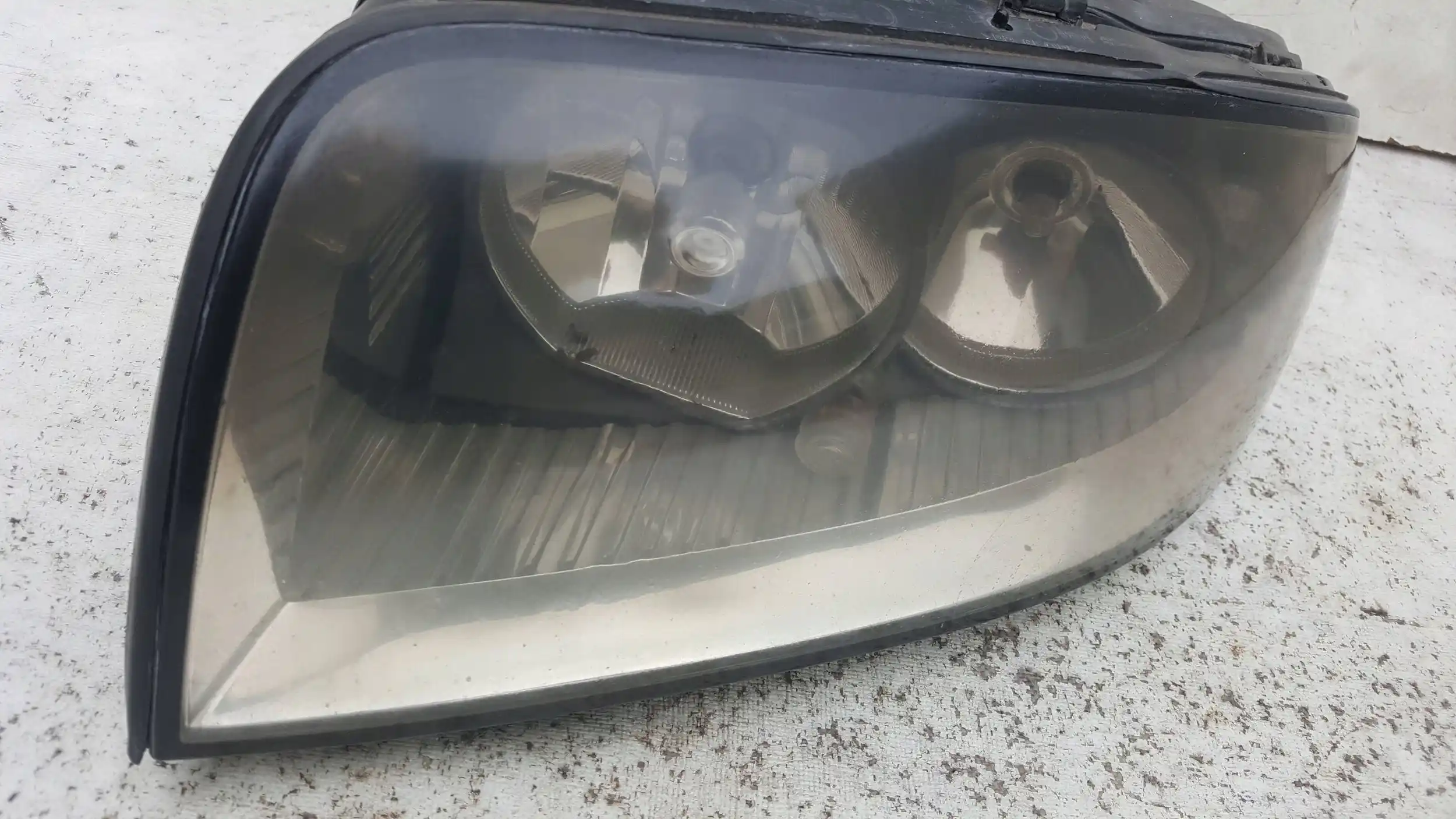 LAMPA PRAWY PRZÓD PRZEDNIA 8Z0941003K AUDI A2 99-