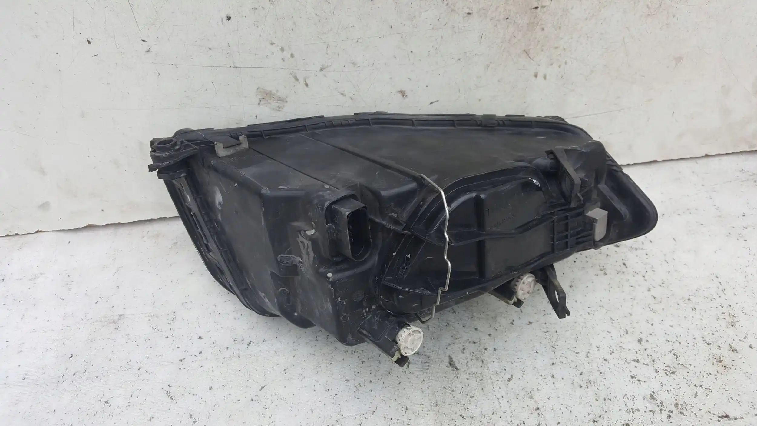LAMPA PRAWY PRZÓD PRZEDNIA 8Z0941003K AUDI A2 99-
