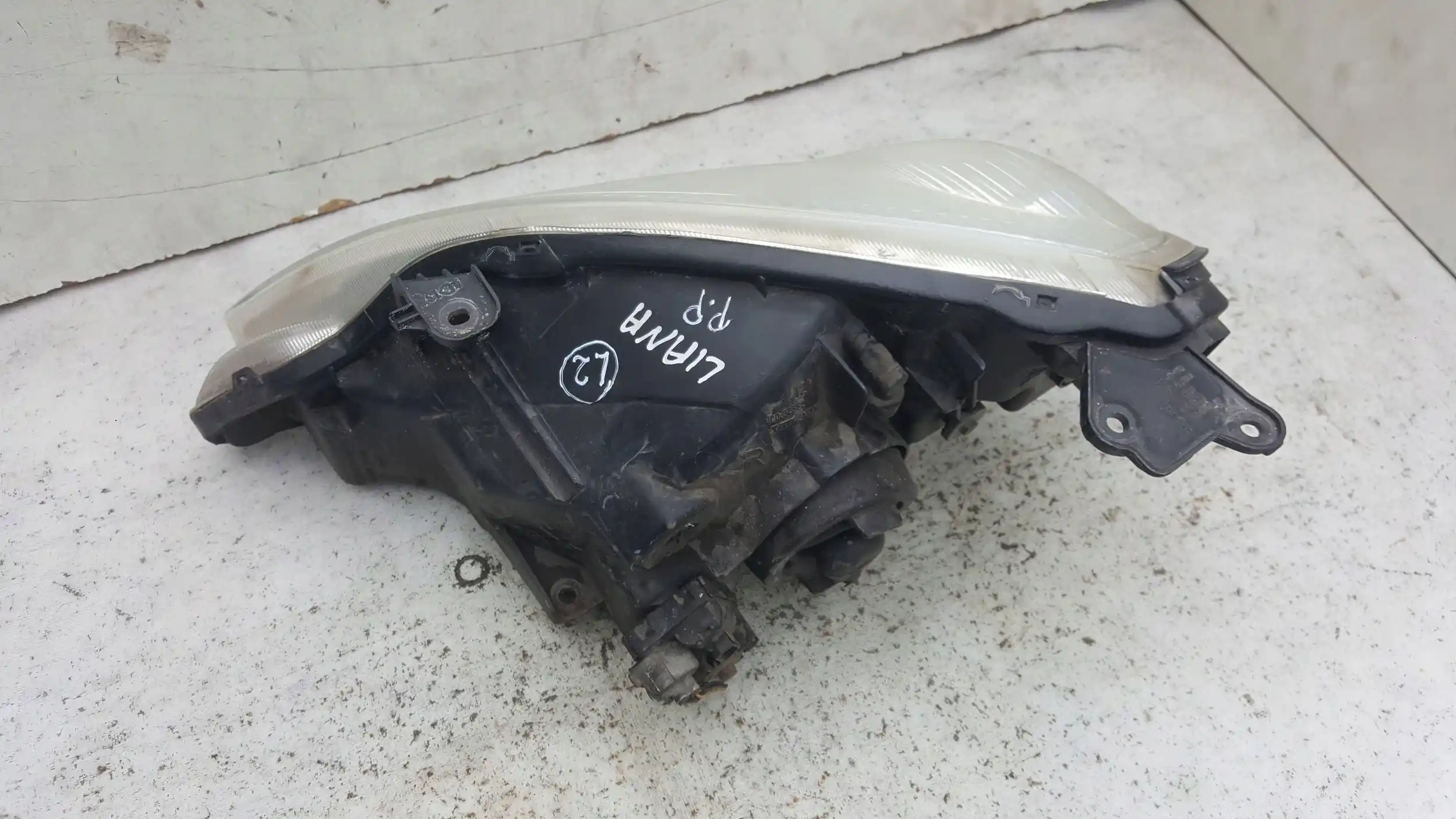 LAMPA PRAWY PRZÓD PRZEDNIA SUZUKI LIANA 01-