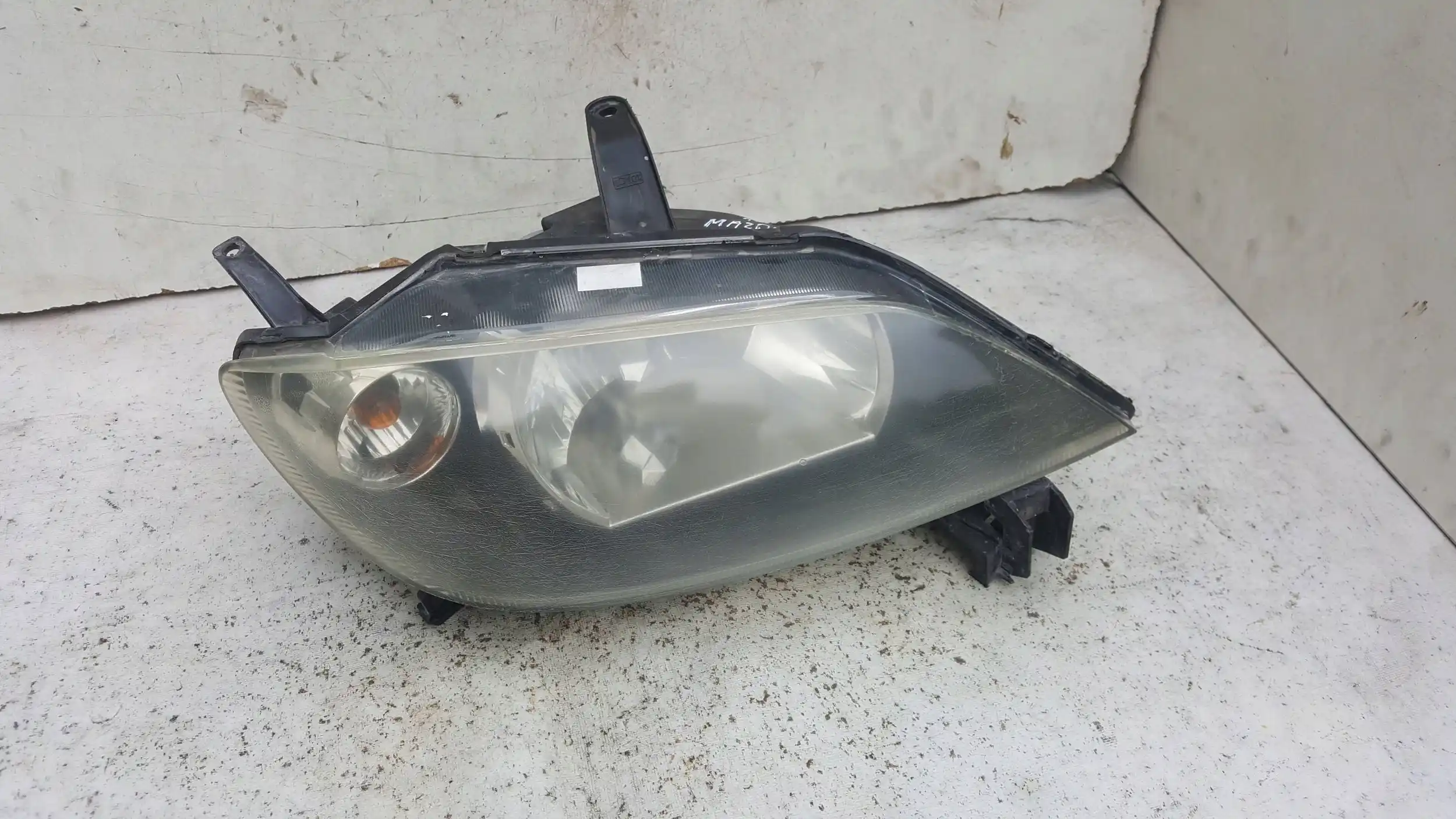 LAMPA PRAWY PRZÓD PRZEDNIA MAZDA 2 DY 02-07