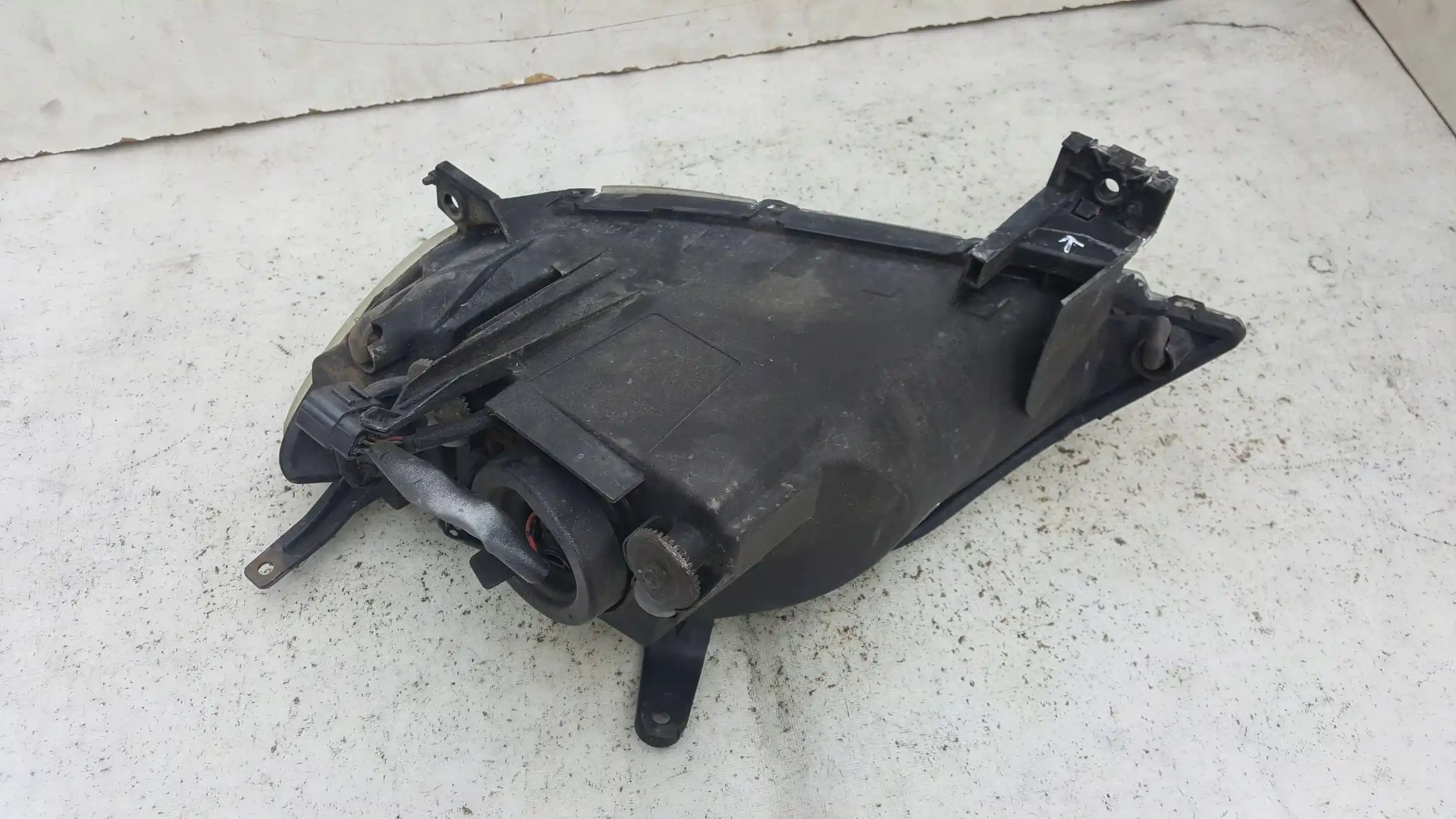 LAMPA PRAWY PRZÓD PRZEDNIA MAZDA 2 DY 02-07