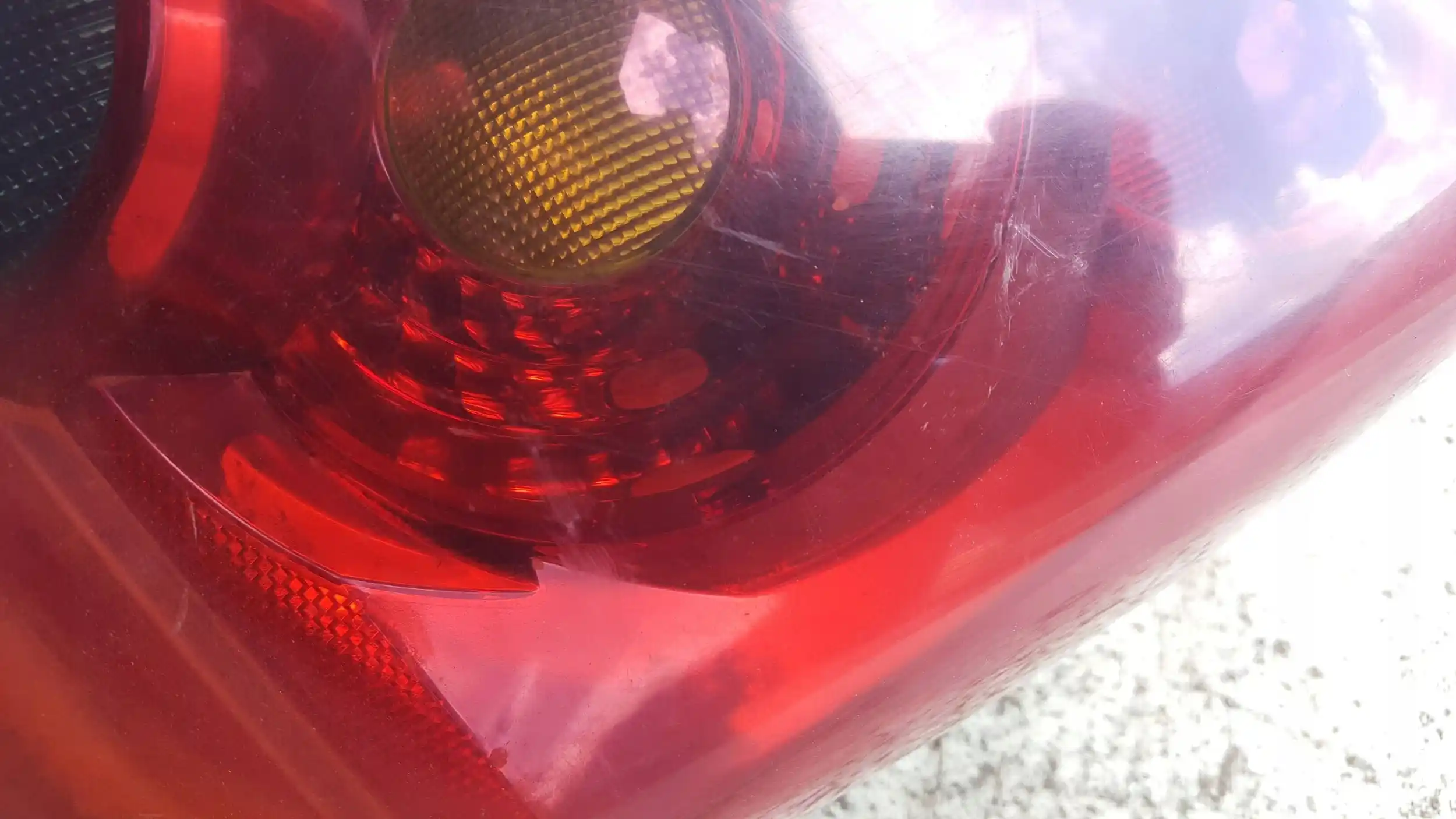 LAMPA PRAWY TYŁ TYLNA NISSAN PRIMERA III P12 HB 02-