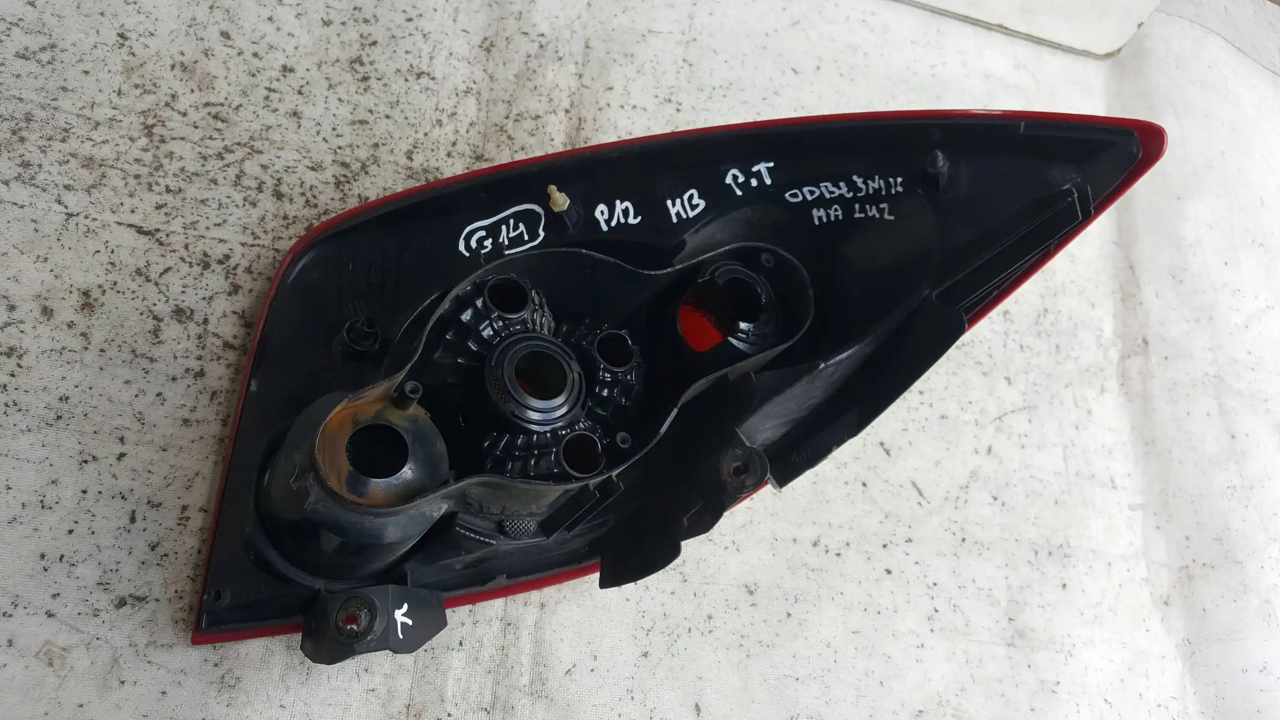 LAMPA PRAWY TYŁ TYLNA NISSAN PRIMERA III P12 HB 02-