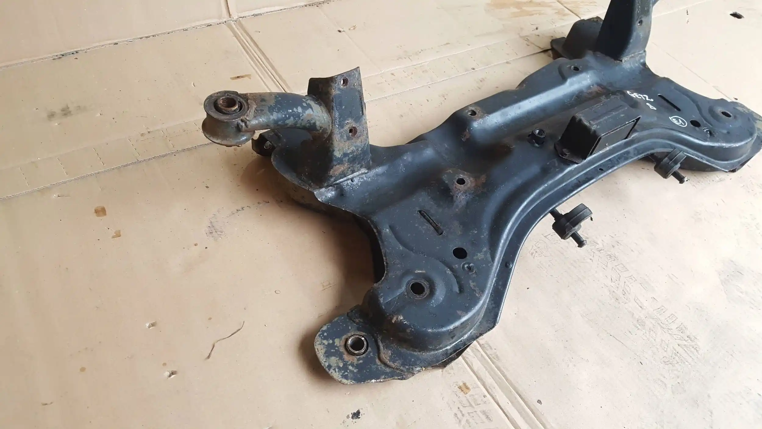 SANKI KOŁYSKA WÓZEK TRAWERS PRZÓD HYUNDAI GETZ 02- BENZYNA