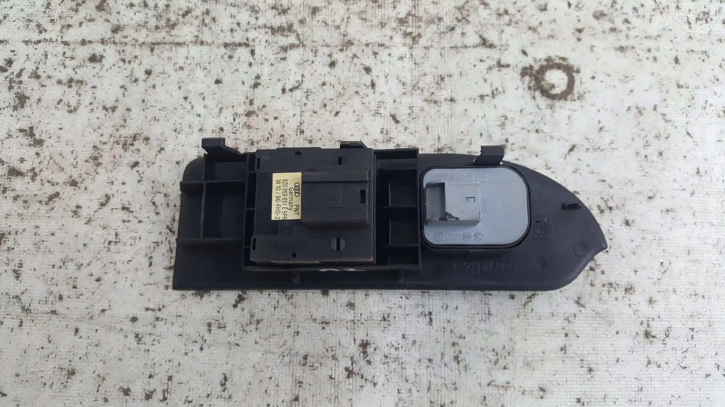 PANEL STEROWANIA SZYB LUSTEREK 8Z0959851E AUDI A2 99-