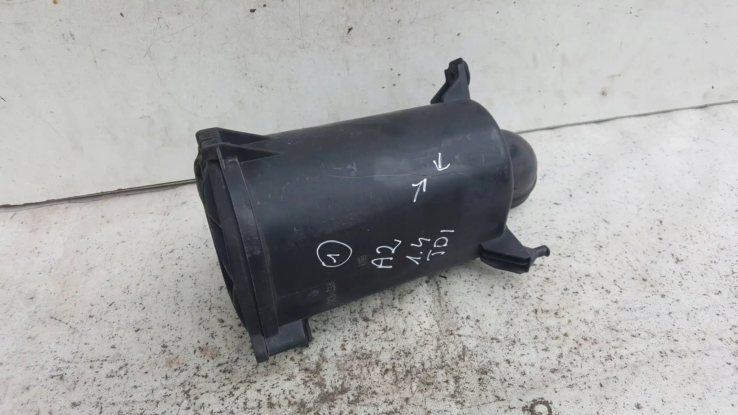 OBUDOWA FILTRA POWIETRZA 8Z0129607C AUDI A2 1.4 TDI 99-