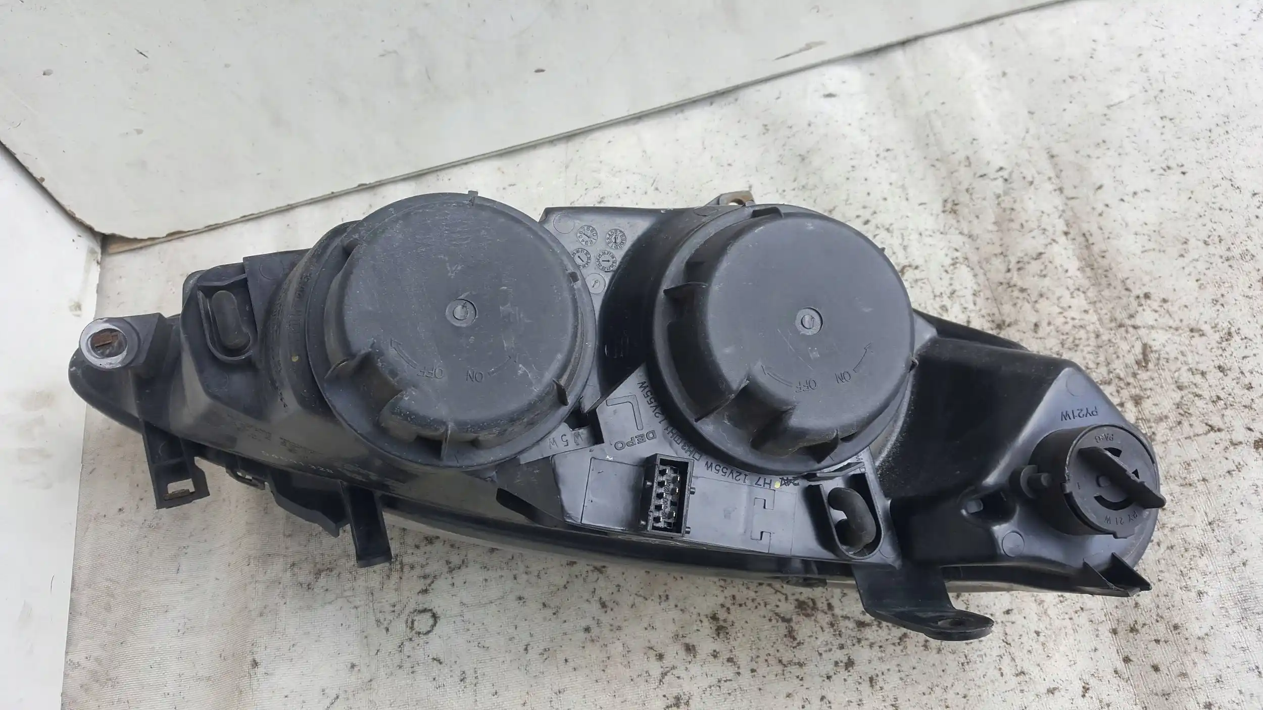 LAMPA LEWY PRZÓD PRZEDNIA PEUGEOT 307 01-05