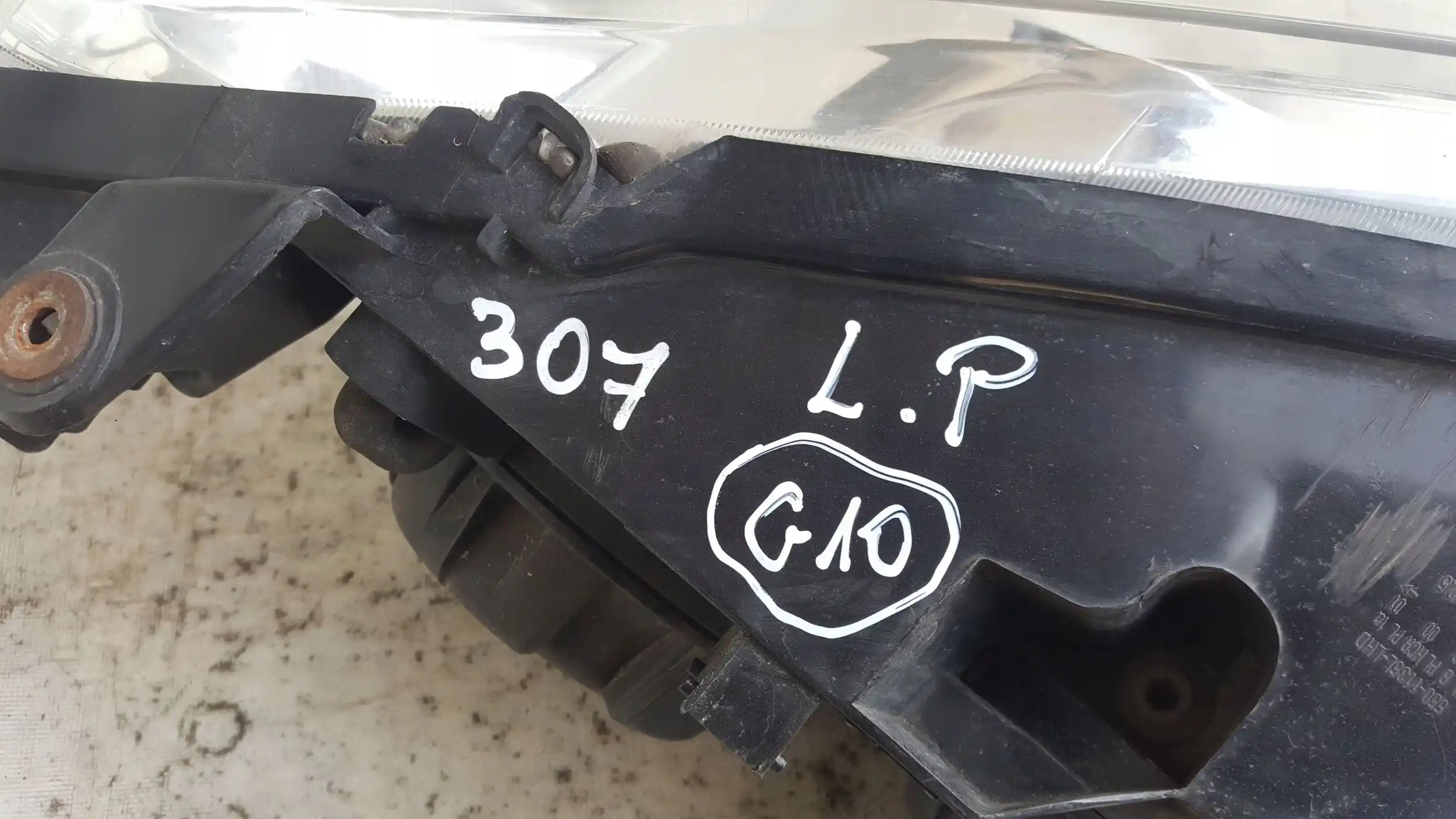 LAMPA LEWY PRZÓD PRZEDNIA PEUGEOT 307 01-05
