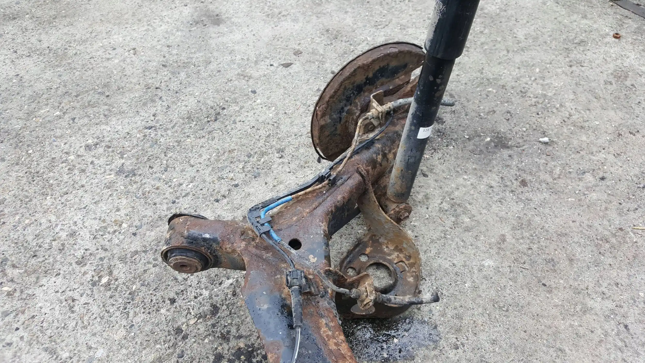 SANKI BELKA ZAWIESZENIA OŚ TYŁ TYLNA TARCZE ABS HONDA JAZZ B 5D 02-08
