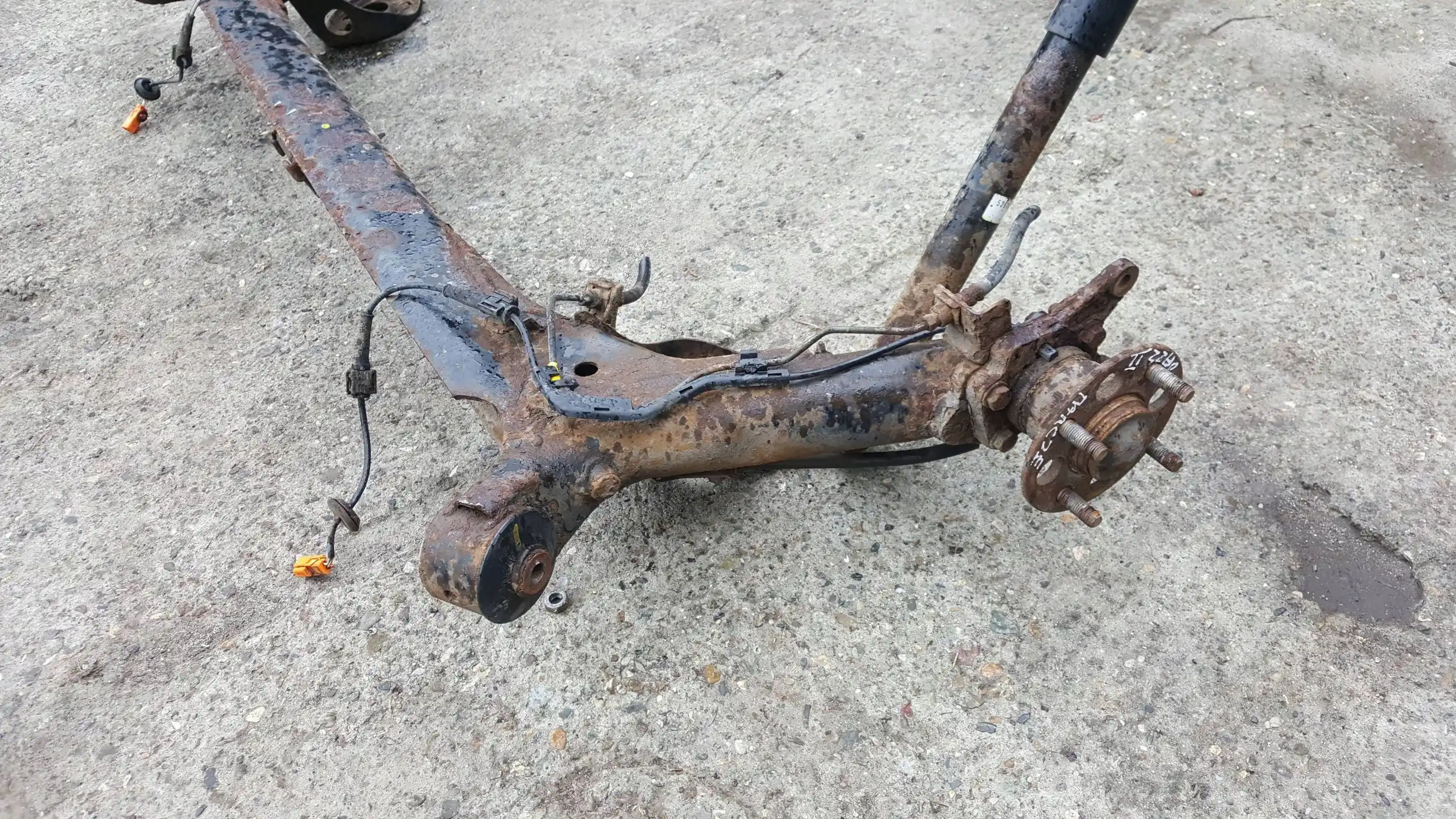 SANKI BELKA ZAWIESZENIA OŚ TYŁ TYLNA TARCZE ABS HONDA JAZZ B 5D 02-08