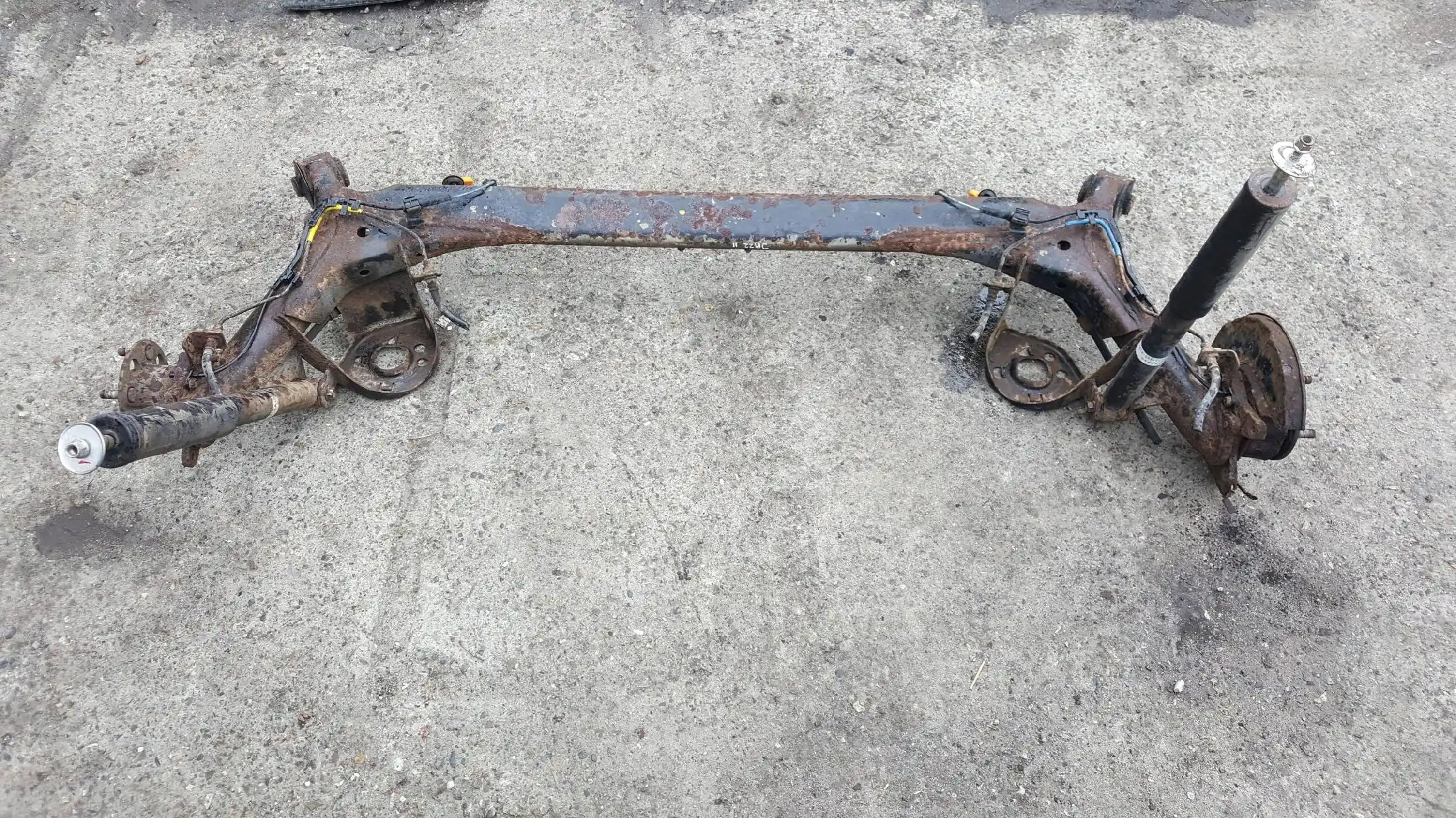 SANKI BELKA ZAWIESZENIA OŚ TYŁ TYLNA TARCZE ABS HONDA JAZZ B 5D 02-08