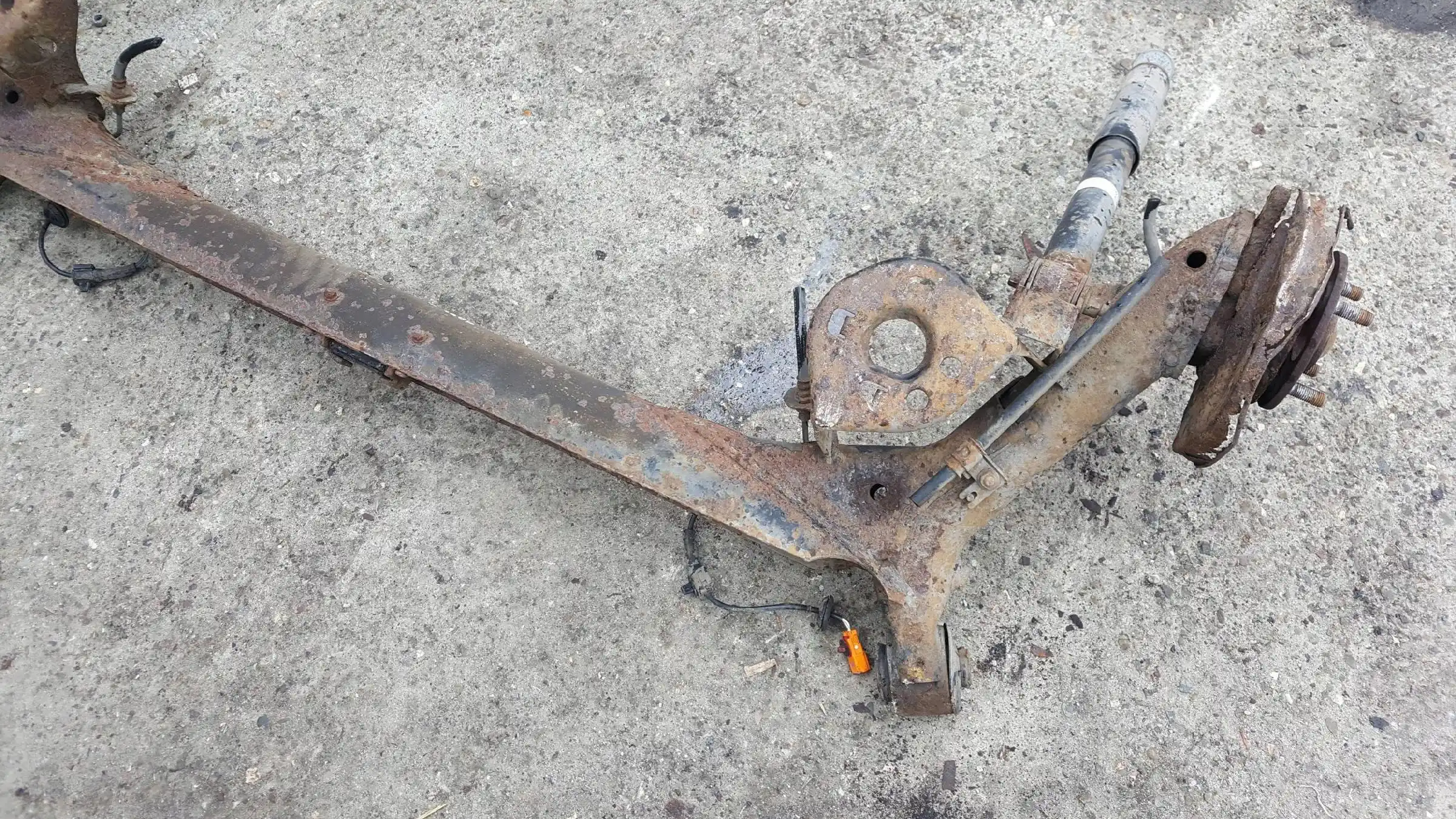SANKI BELKA ZAWIESZENIA OŚ TYŁ TYLNA TARCZE ABS HONDA JAZZ B 5D 02-08