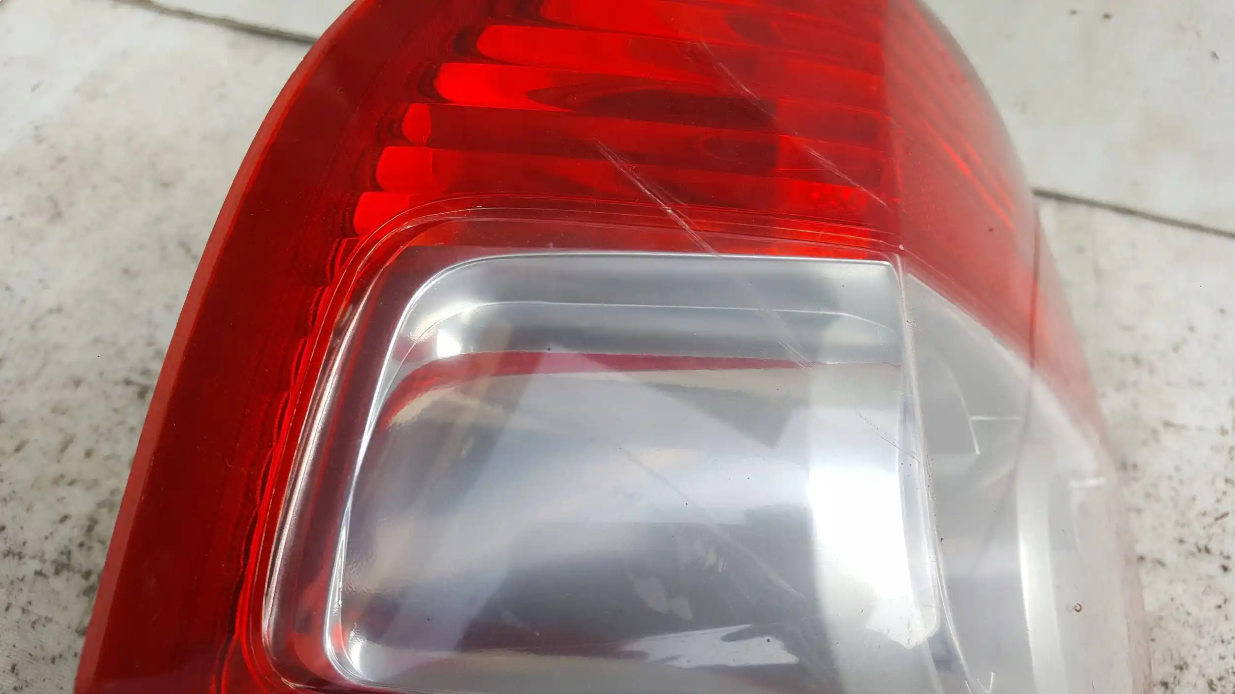 LAMPA PRAWY TYŁ TYLNA HONDA JAZZ II 02-08