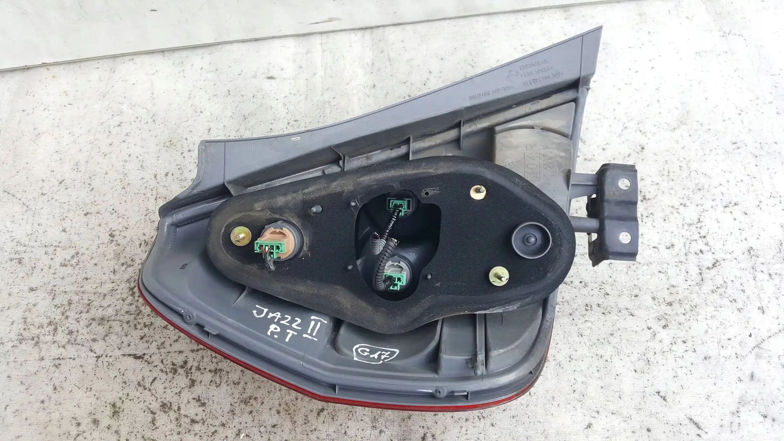 LAMPA PRAWY TYŁ TYLNA HONDA JAZZ II 02-08