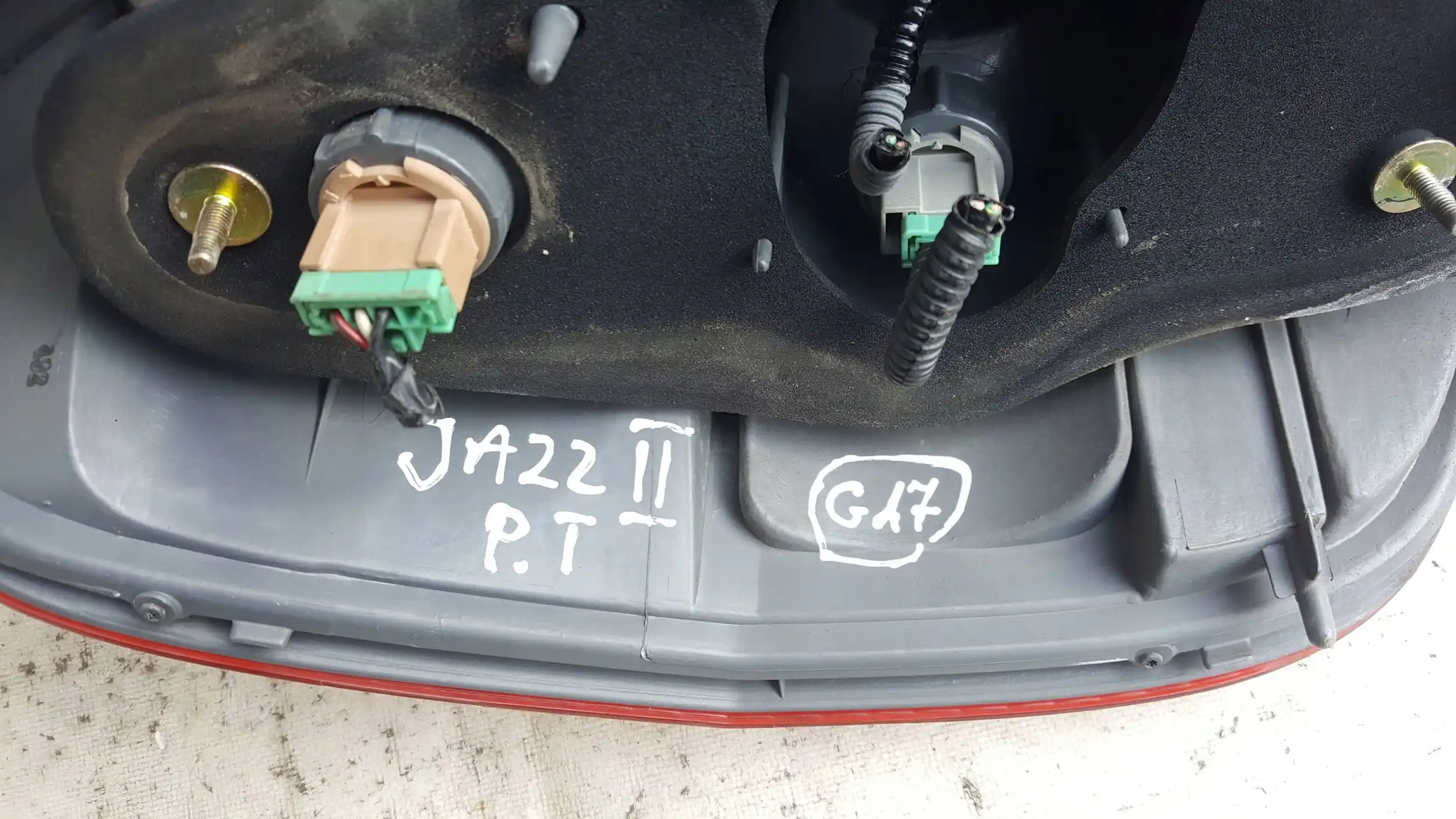 LAMPA PRAWY TYŁ TYLNA HONDA JAZZ II 02-08