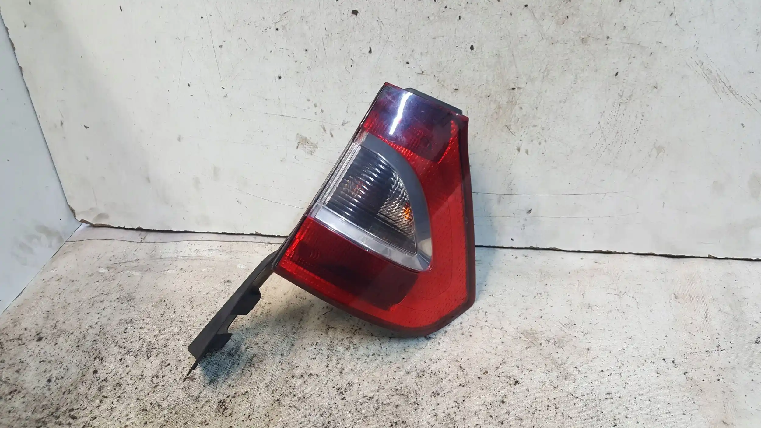 LAMPA PRAWY TYŁ TYLNA FORD GALAXY MK3 06-10