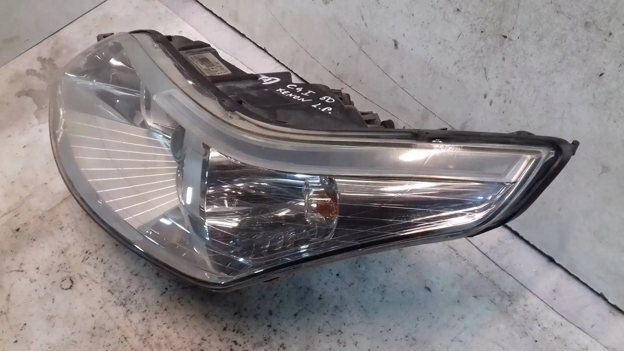 LAMPA LEWY PRZÓD PRZEDNIA XENON 89902322 CITROEN C4 I 04-