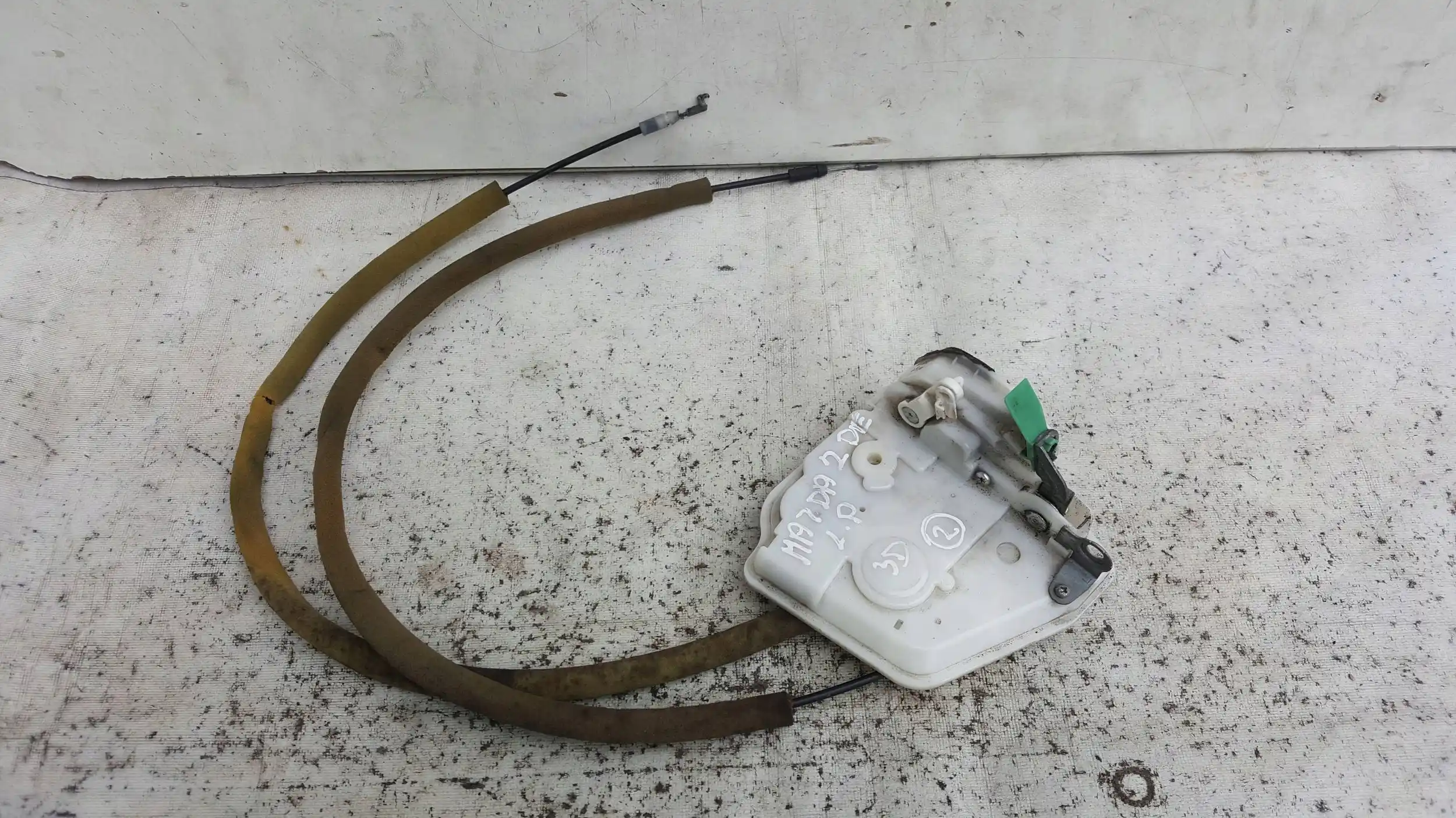 ZAMEK DRZWI LEWY PRZÓD 8C27A0351 7 PIN MAZDA 2 DE 3D 07-