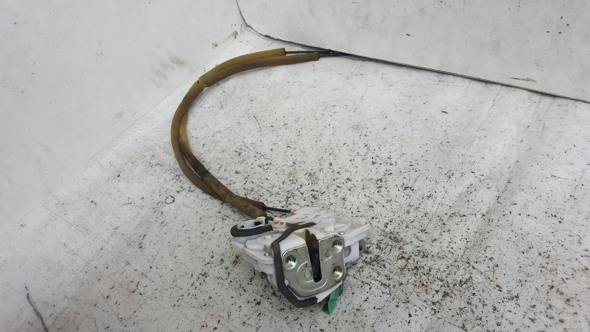ZAMEK DRZWI LEWY PRZÓD 8C27A0351 7 PIN MAZDA 2 DE 3D 07-