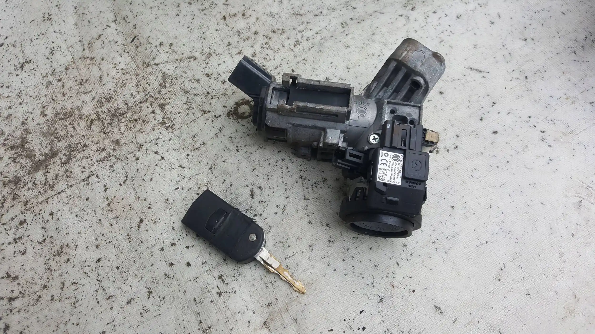 KOMPUTER 1001409895 ZESTAW IMMO MAZDA 2 DE 1.3 07-
