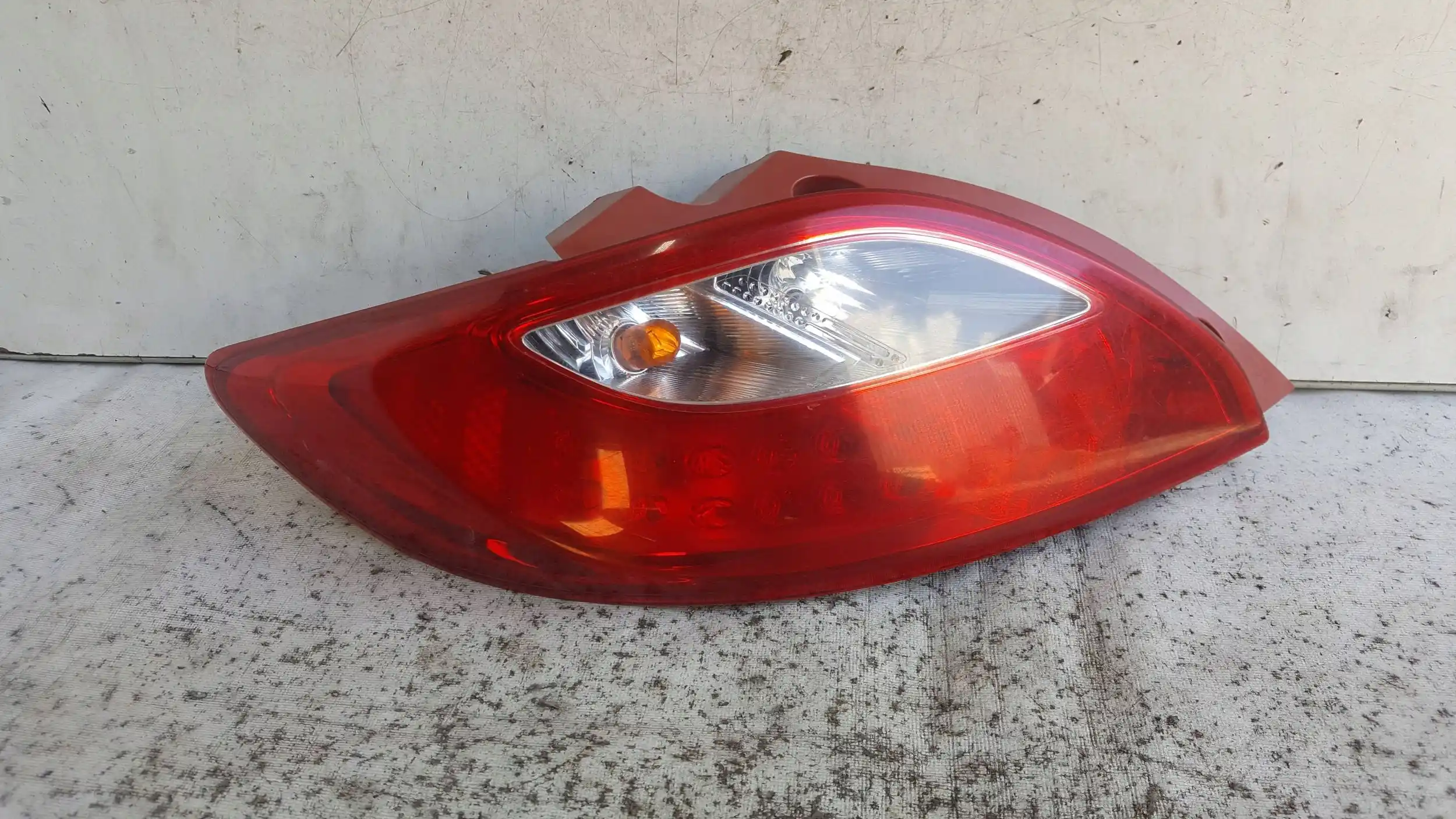 LAMPA LEWY TYŁ TYLNA MAZDA 2 DE 3D 07-