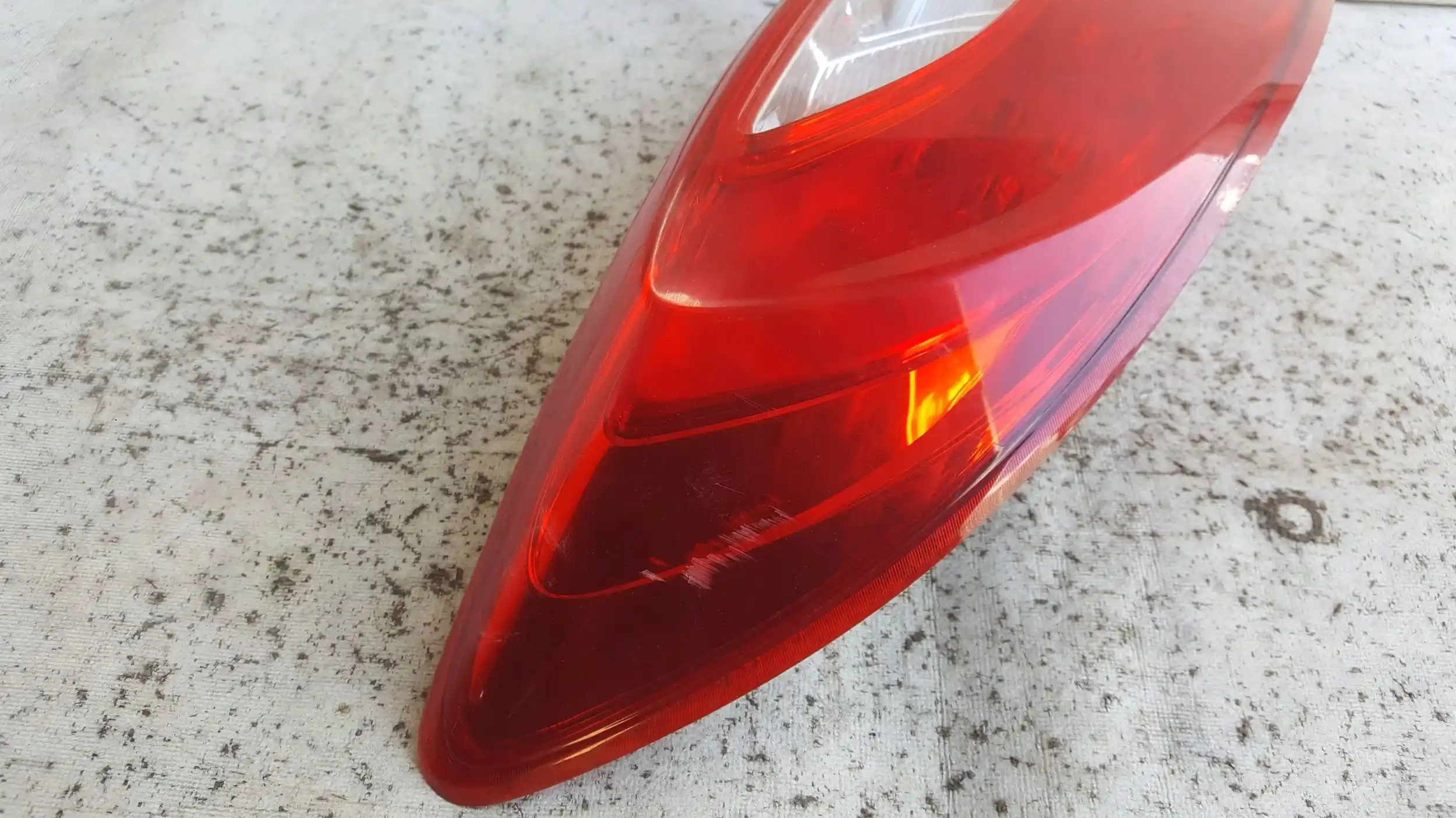 LAMPA LEWY TYŁ TYLNA MAZDA 2 DE 3D 07-