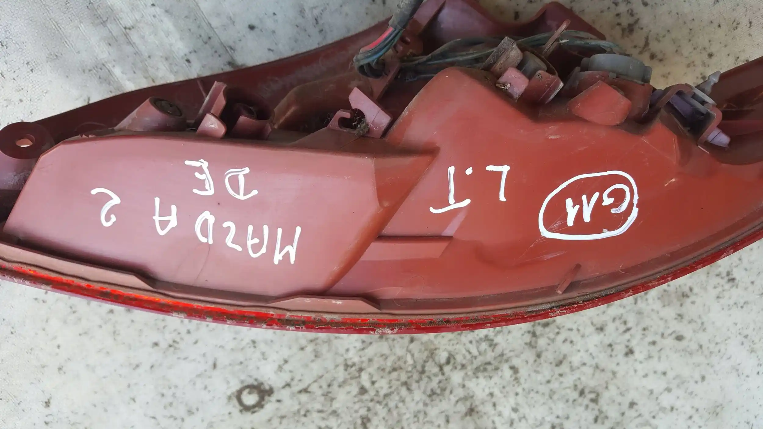 LAMPA LEWY TYŁ TYLNA MAZDA 2 DE 3D 07-
