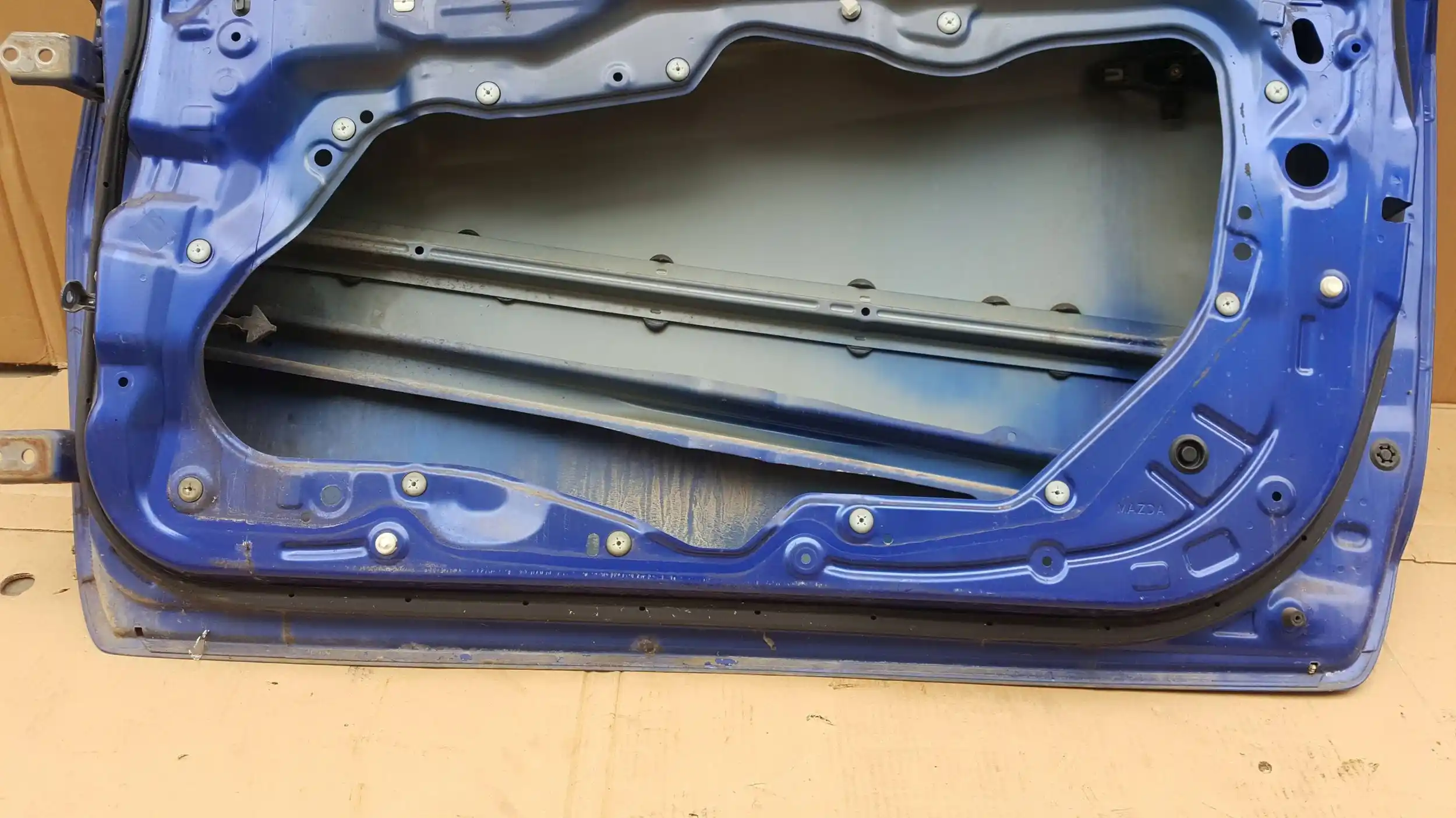 DRZWI PRAWY PRZÓD PRZEDNIE MAZDA 2 DE 3D 07- 34J