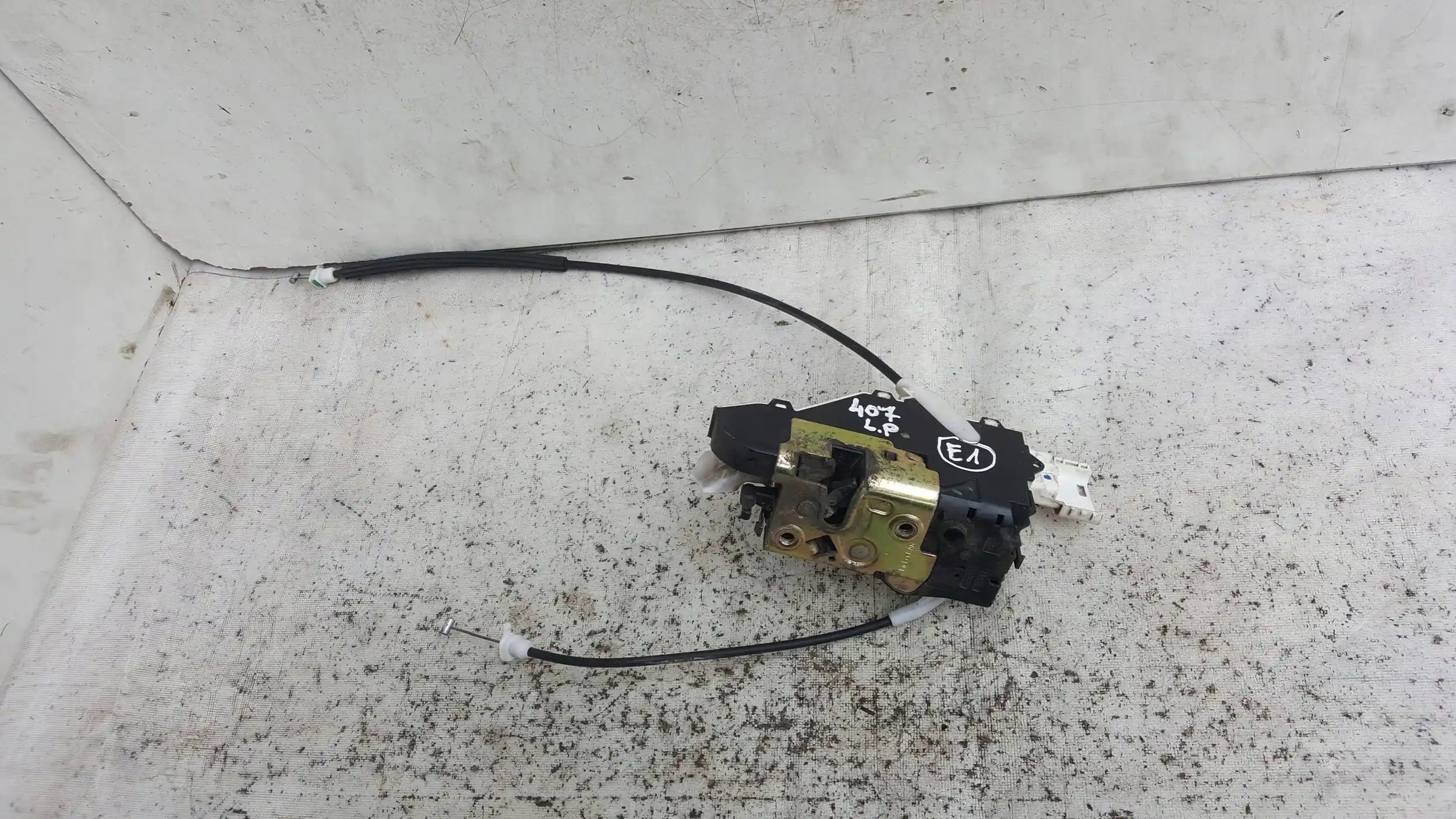 ZAMEK DRZWI LEWY PRZÓD 6 PIN PEUGEOT 407 04-