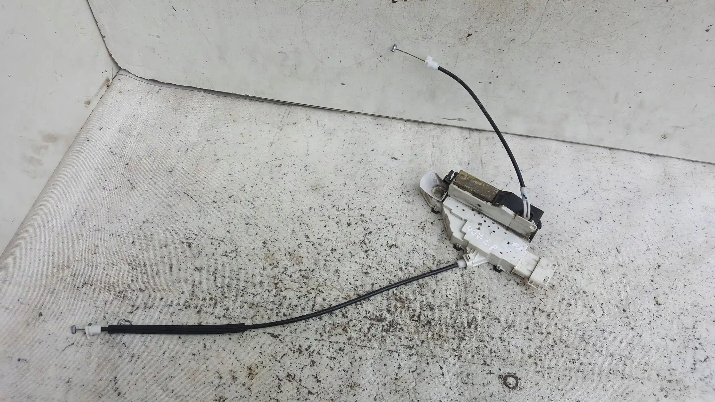 ZAMEK DRZWI LEWY PRZÓD 6 PIN PEUGEOT 407 04-