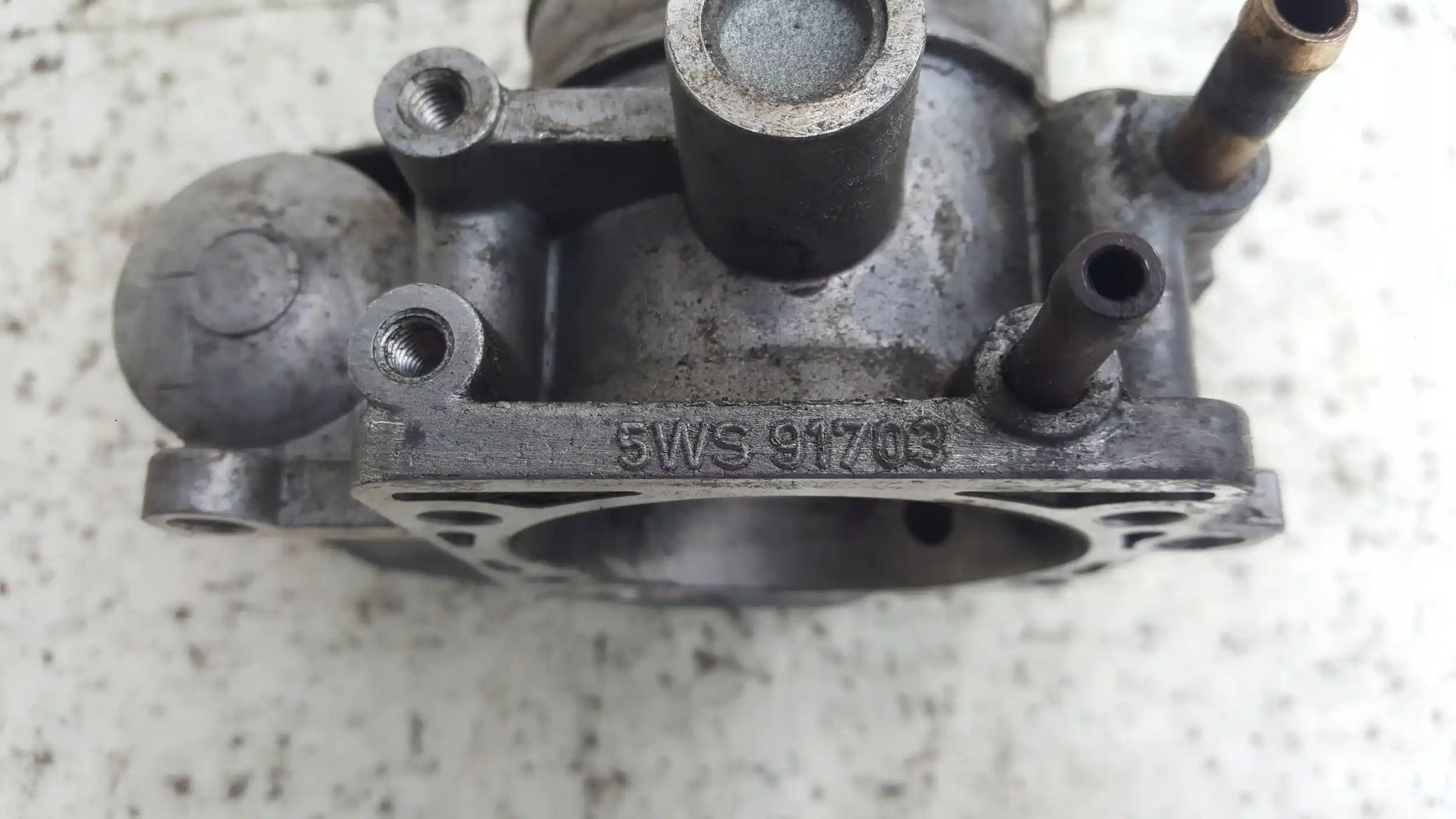 PRZEPUSTNICA 5WS91703 09128518 OPEL ZAFIRA MERIVA SIGNUM VECTRA ASTRA H 1.8