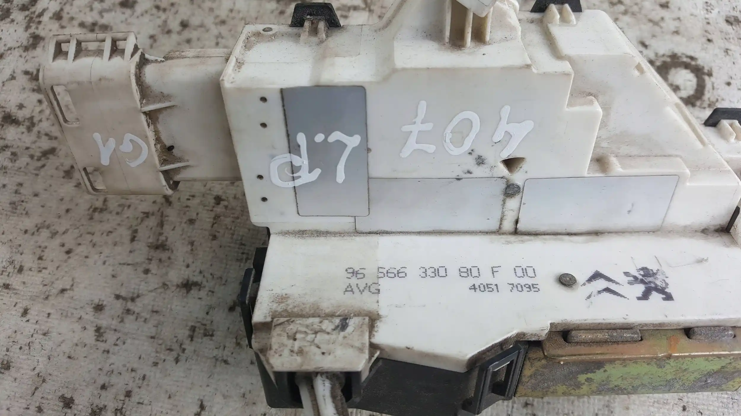 ZAMEK DRZWI LEWY PRZÓD 6 PIN 9656633080F PEUGEOT 407 04-