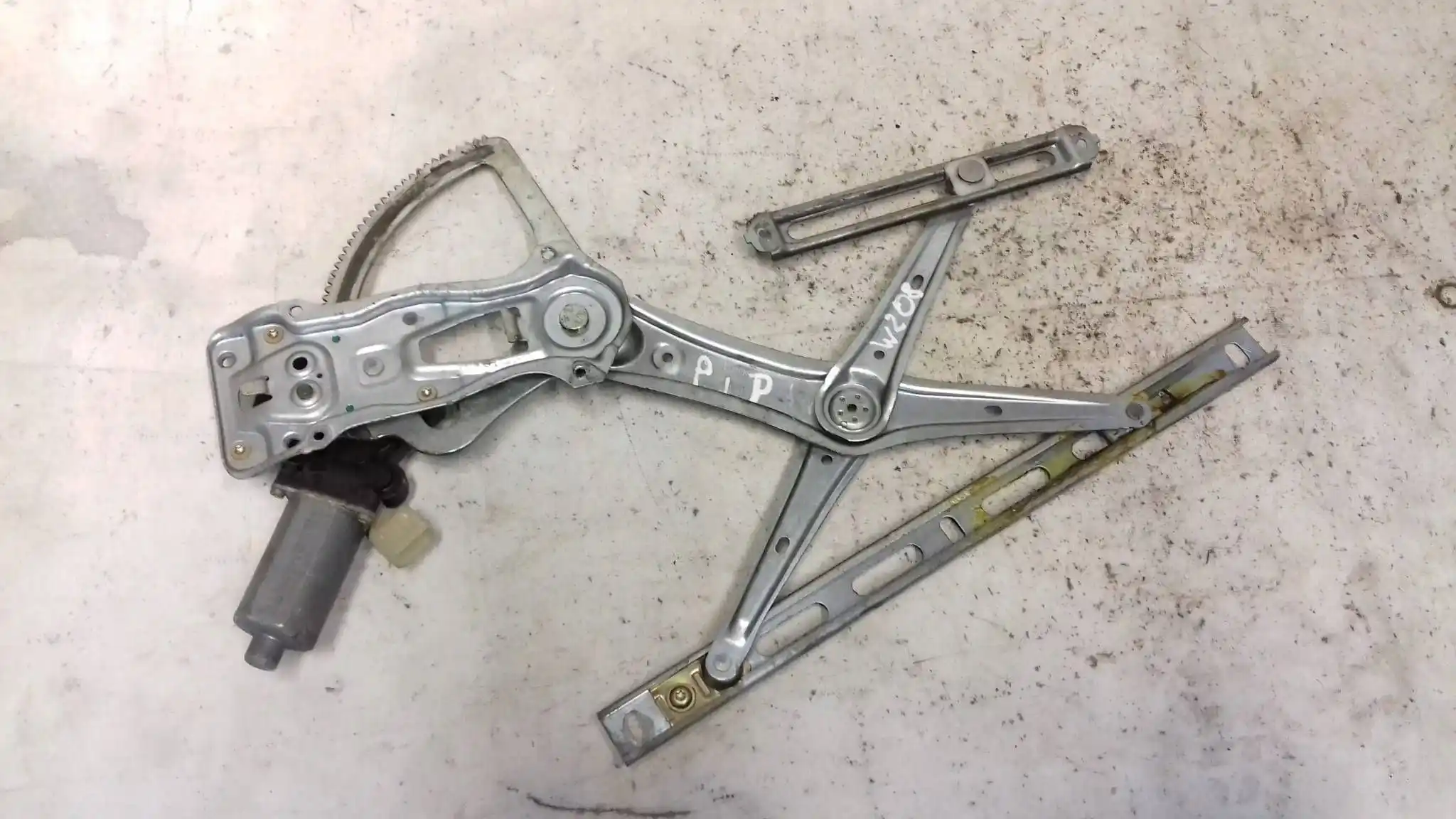 MECHANIZM SILNICZEK SZYBY PRAWY MERCEDES CLK W208 COUPE 97-