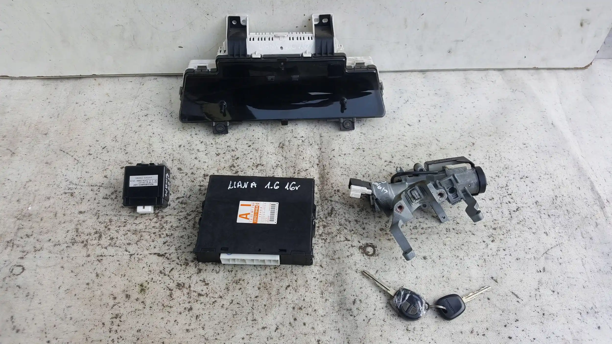 KOMPUTER 3392154GA ZESTAW IMMO SUZUKI LIANA HB 1.6 16V 01-