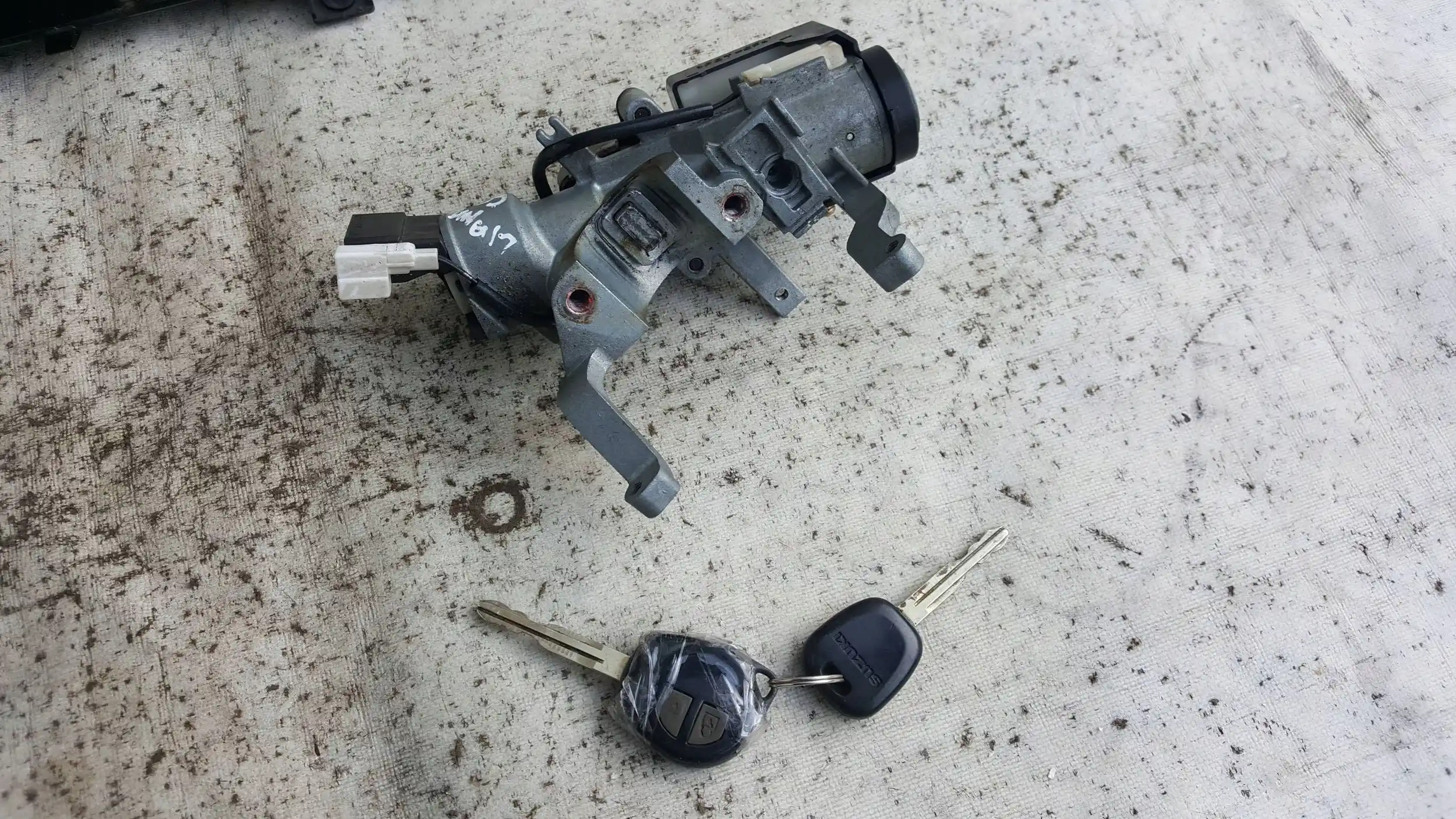 KOMPUTER 3392154GA ZESTAW IMMO SUZUKI LIANA HB 1.6 16V 01-