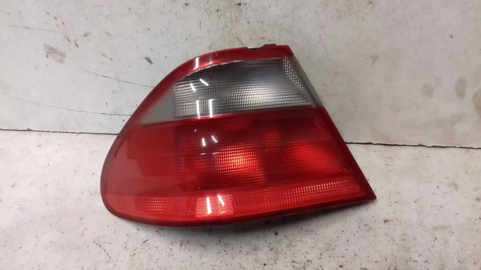LAMPA LEWY TYŁ TYLNA 2088200164 MERCEDES CLK W208 COUPE 97-