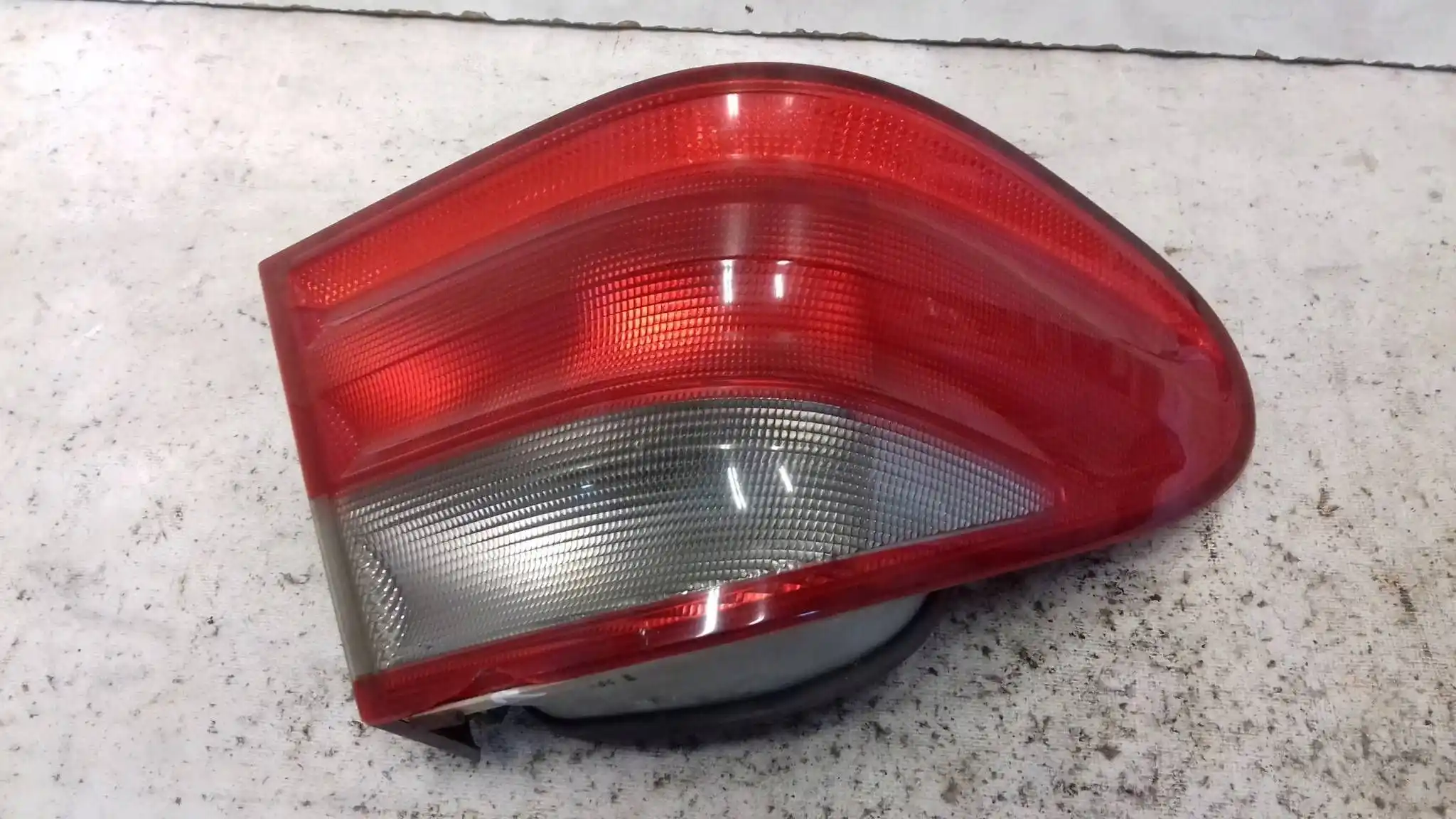 LAMPA LEWY TYŁ TYLNA 2088200164 MERCEDES CLK W208 COUPE 97-