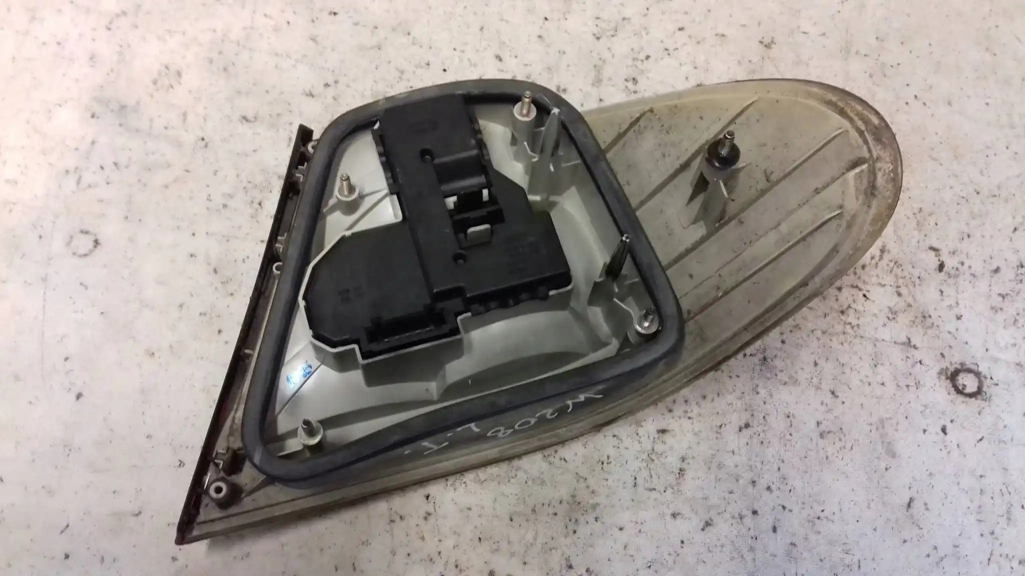 LAMPA LEWY TYŁ TYLNA 2088200164 MERCEDES CLK W208 COUPE 97-