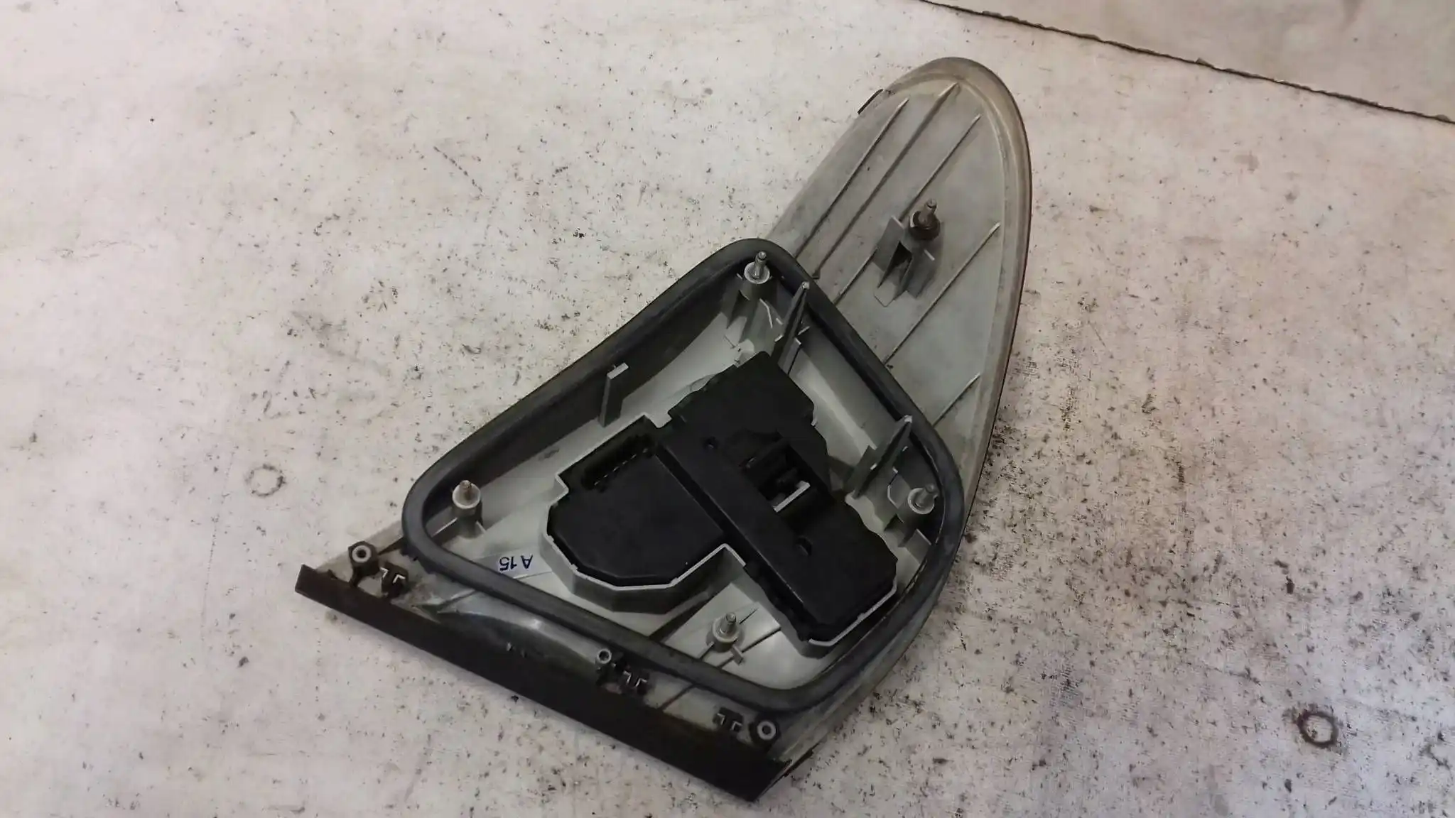 LAMPA PRAWY TYŁ TYLNA 2088200264 MERCEDES CLK W208 COUPE 97-