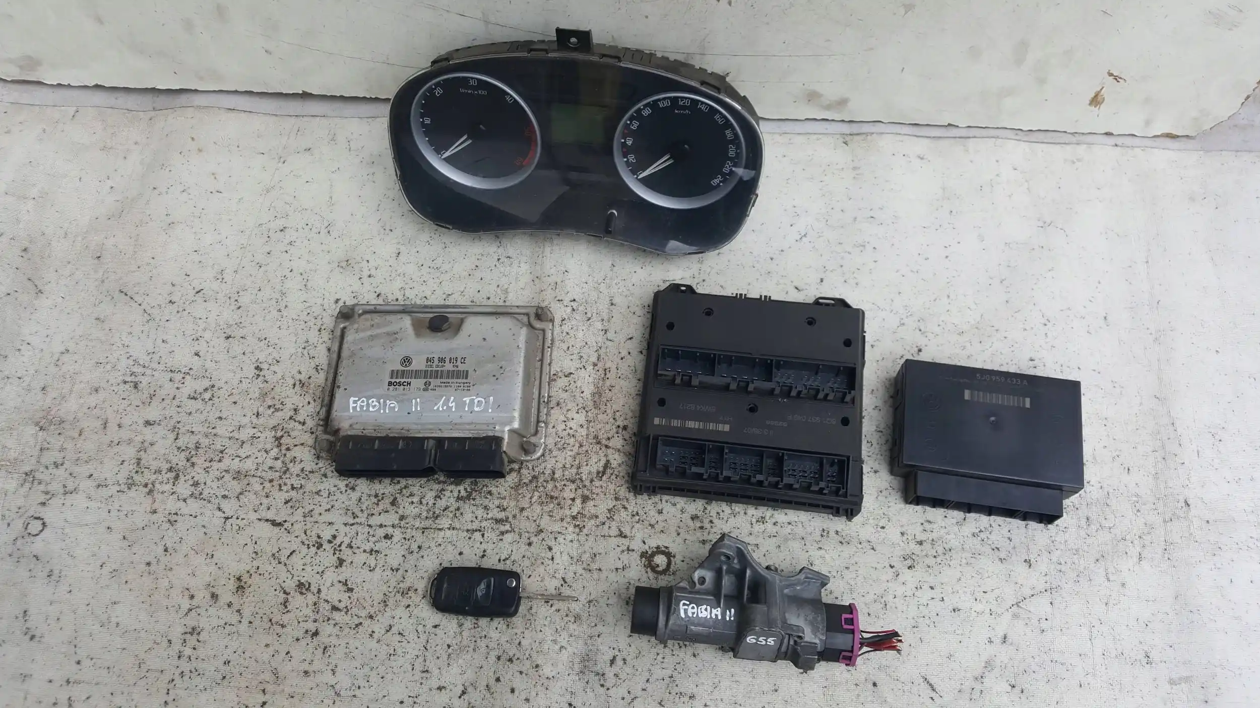 KOMPUTER 045906019CE ZESTAW IMMO SKODA FABIA II 1.4 TDI 07-